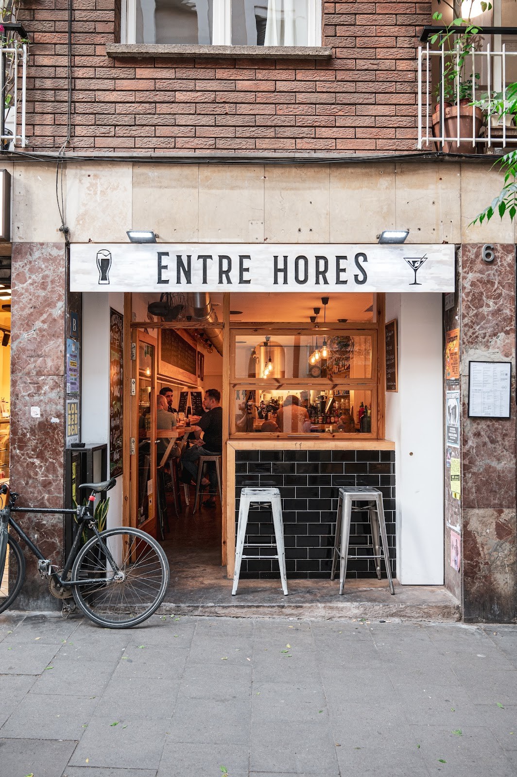 Entre Hores - Tapas, Vermut & Cocktails: the place