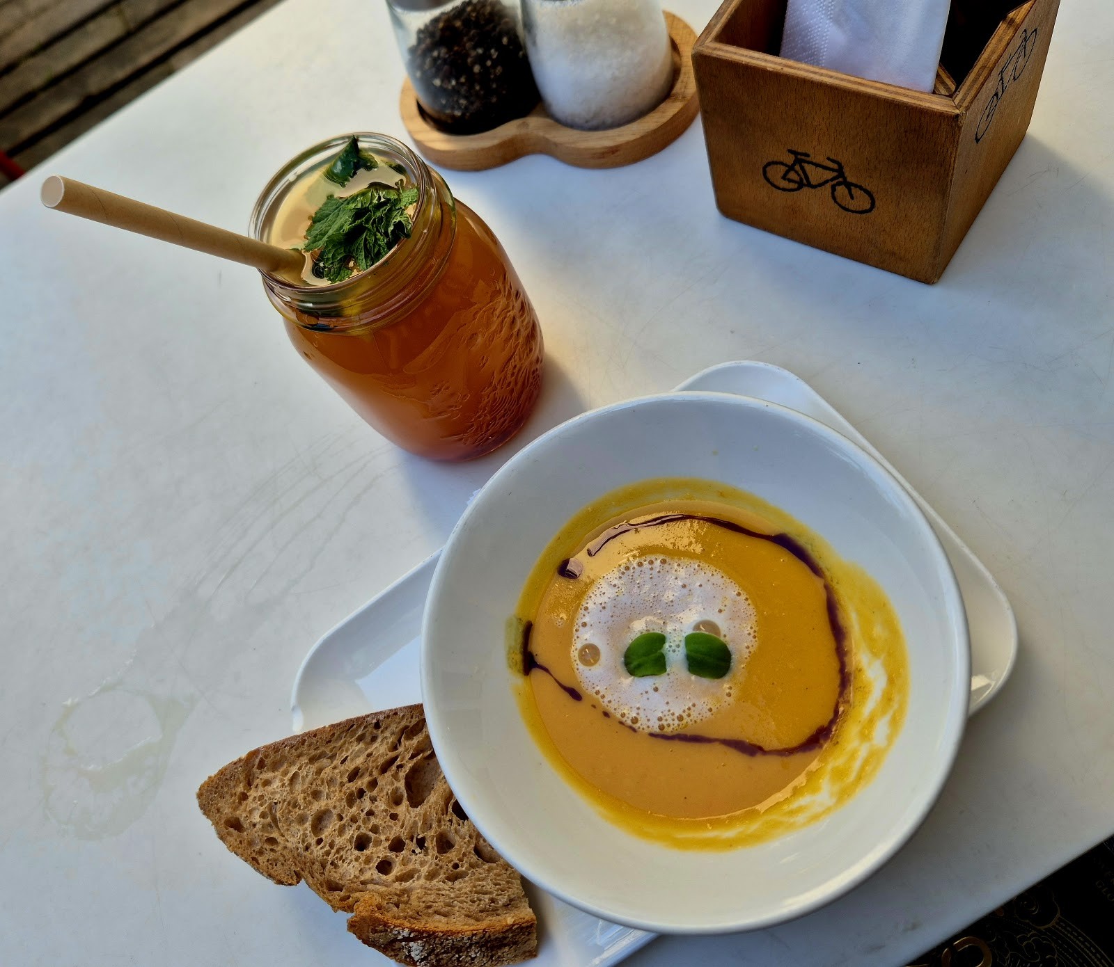 Velobis: food & drinks
