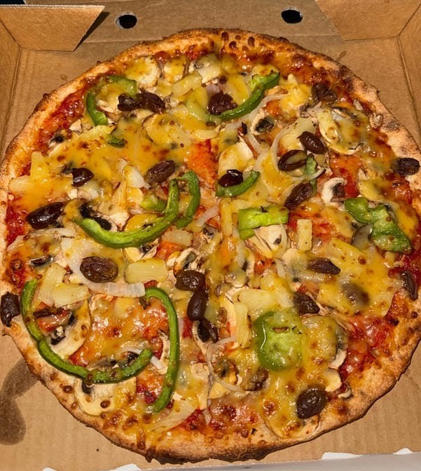 8 Slices Pizza: food & drinks