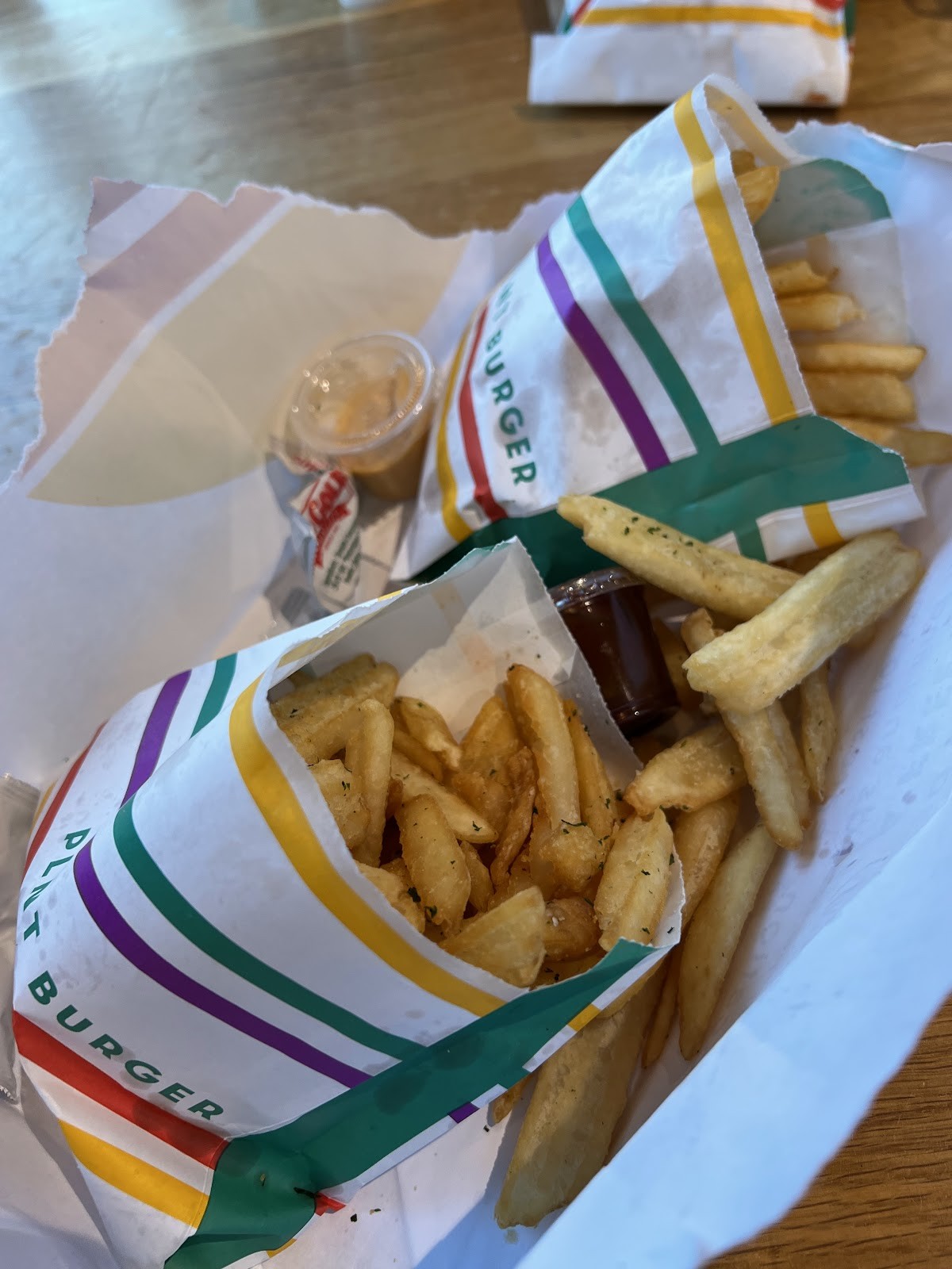 PLNT Burger: food & drinks