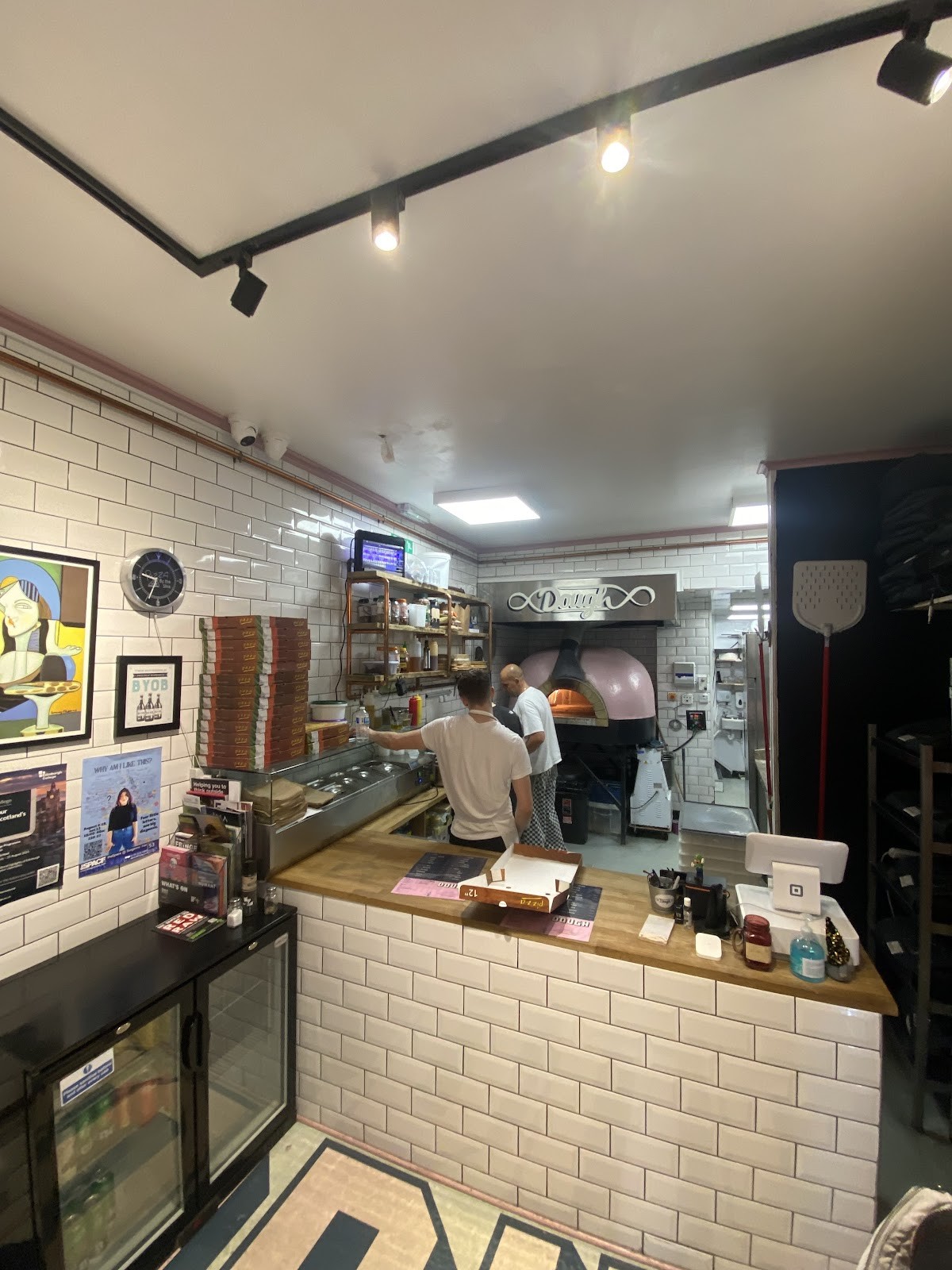 Dough Pizza: the place