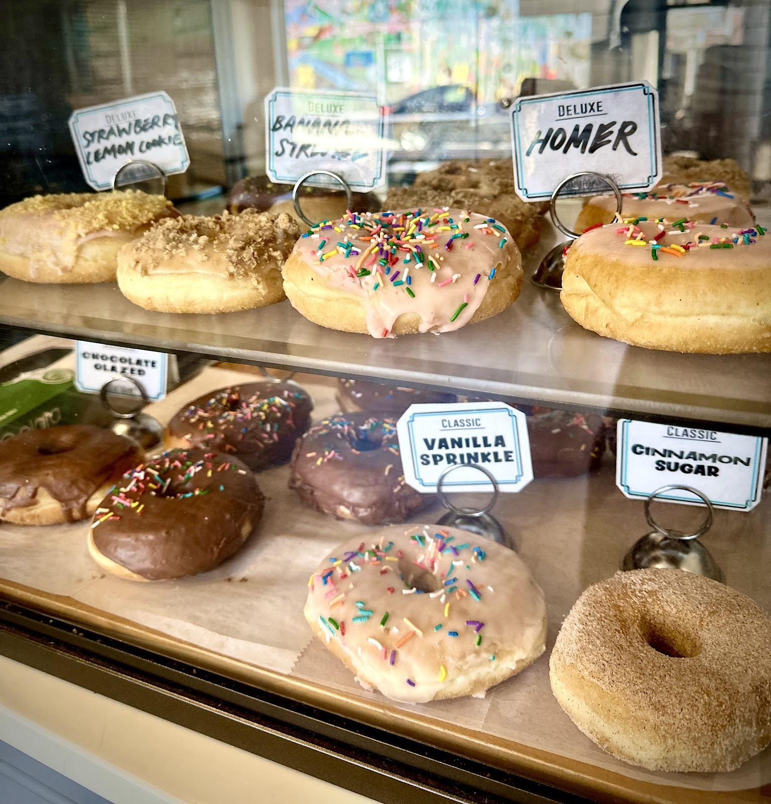 Dottie's Donuts: food & drinks