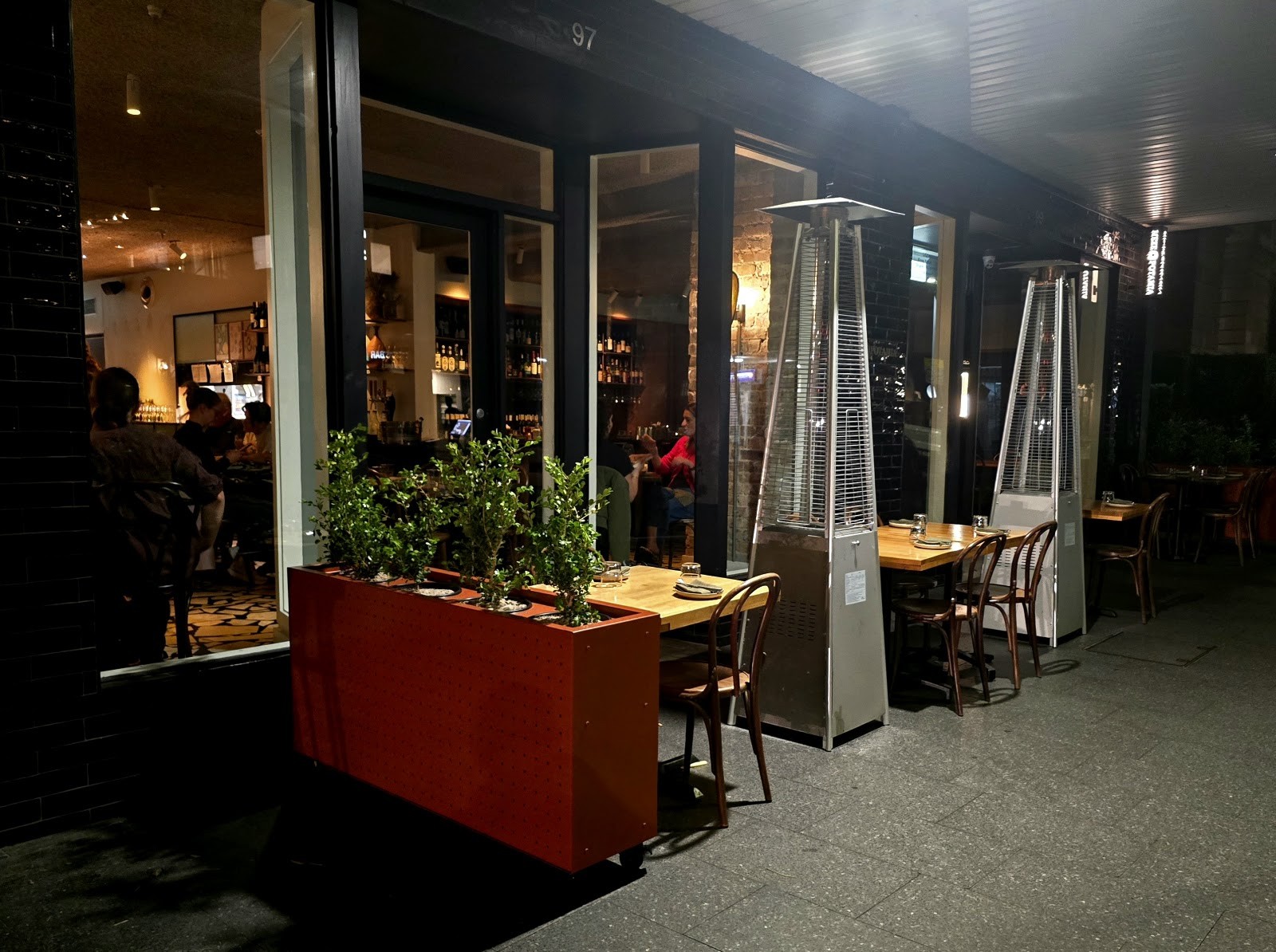 Meze-Potamia: the place
