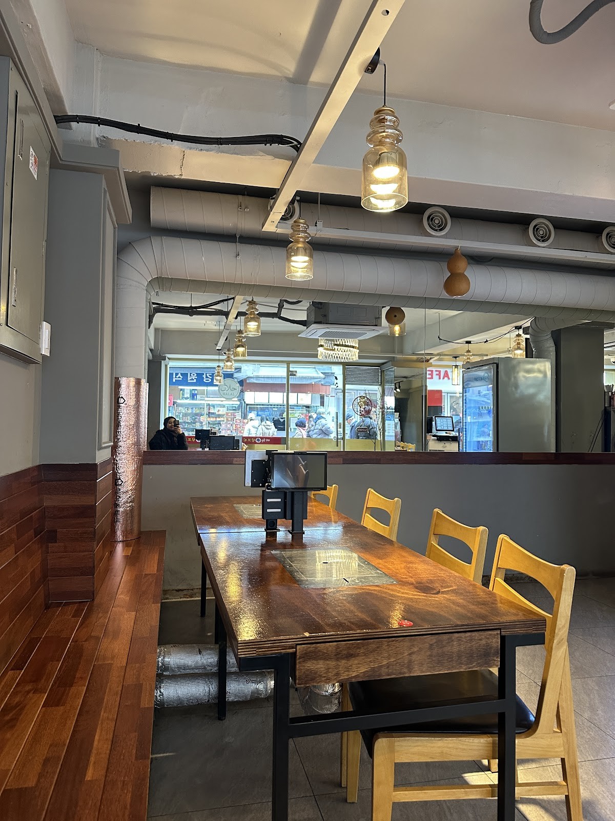 매화양꼬치 명동점 (Halal): the place