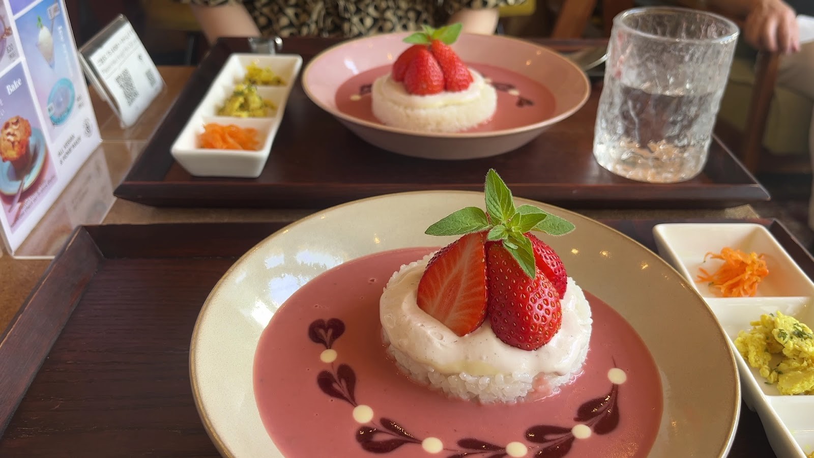 Vegan Cafe PQ's: food & drinks