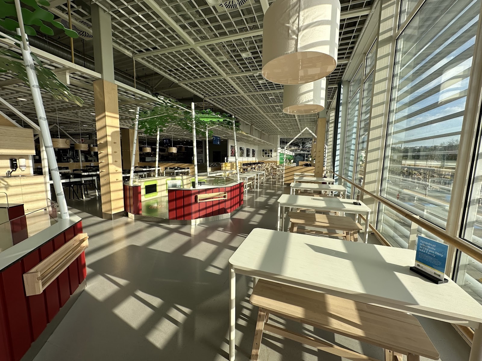 Restaurant Café IKEA Černý Most: the place