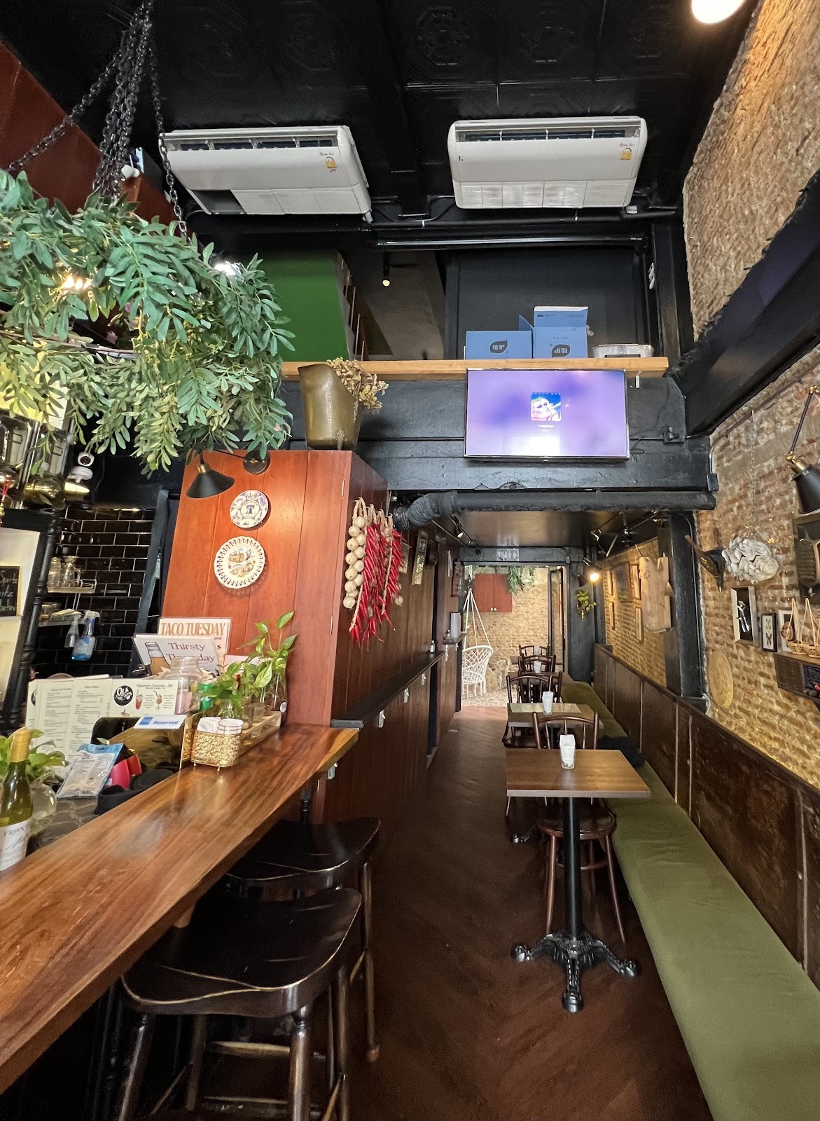 Olá Thai Tapas Bar And Cafe: the place