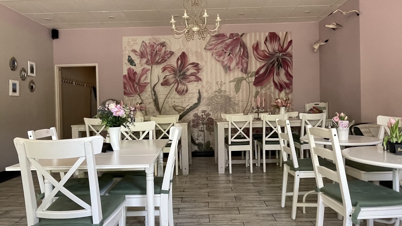 Cafe Little Britain: the place