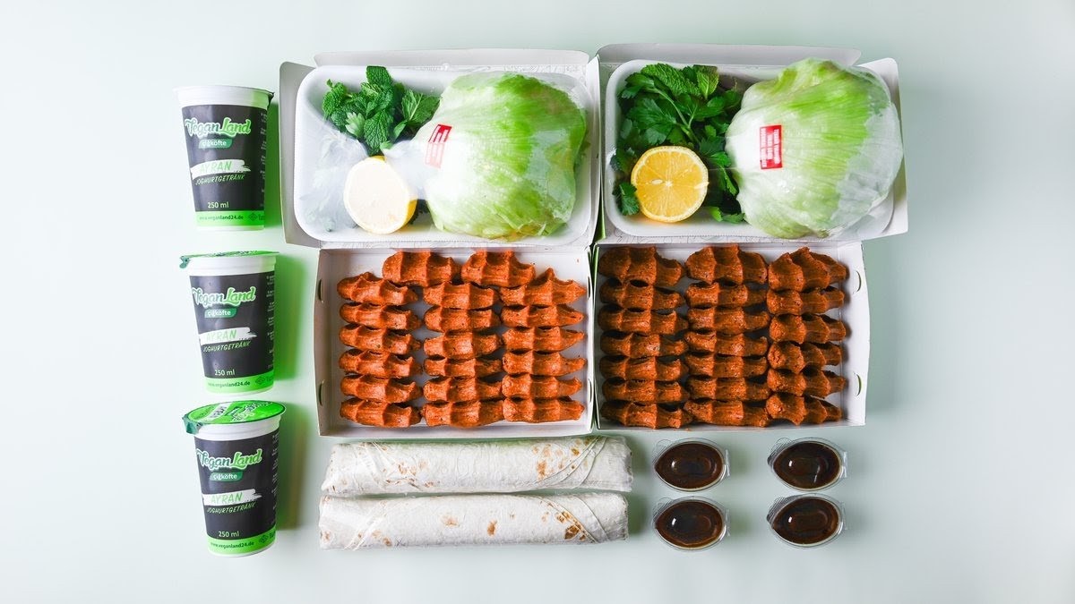 Veganland Cigköfte: food & drinks