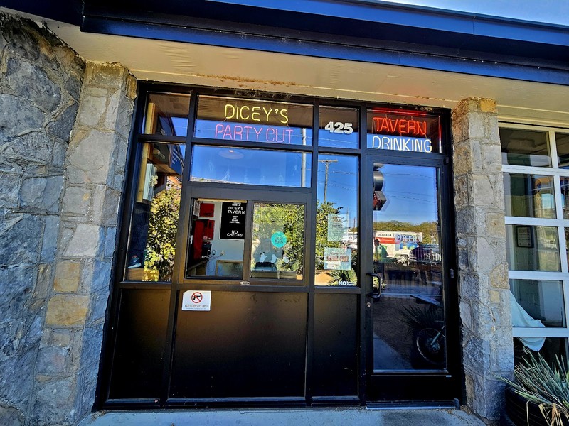 Dicey's Tavern: photo