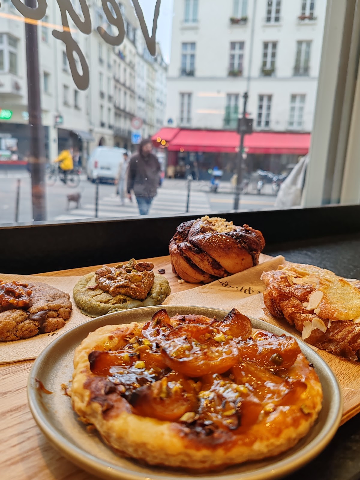 Land&Monkeys Beaubourg: food & drinks