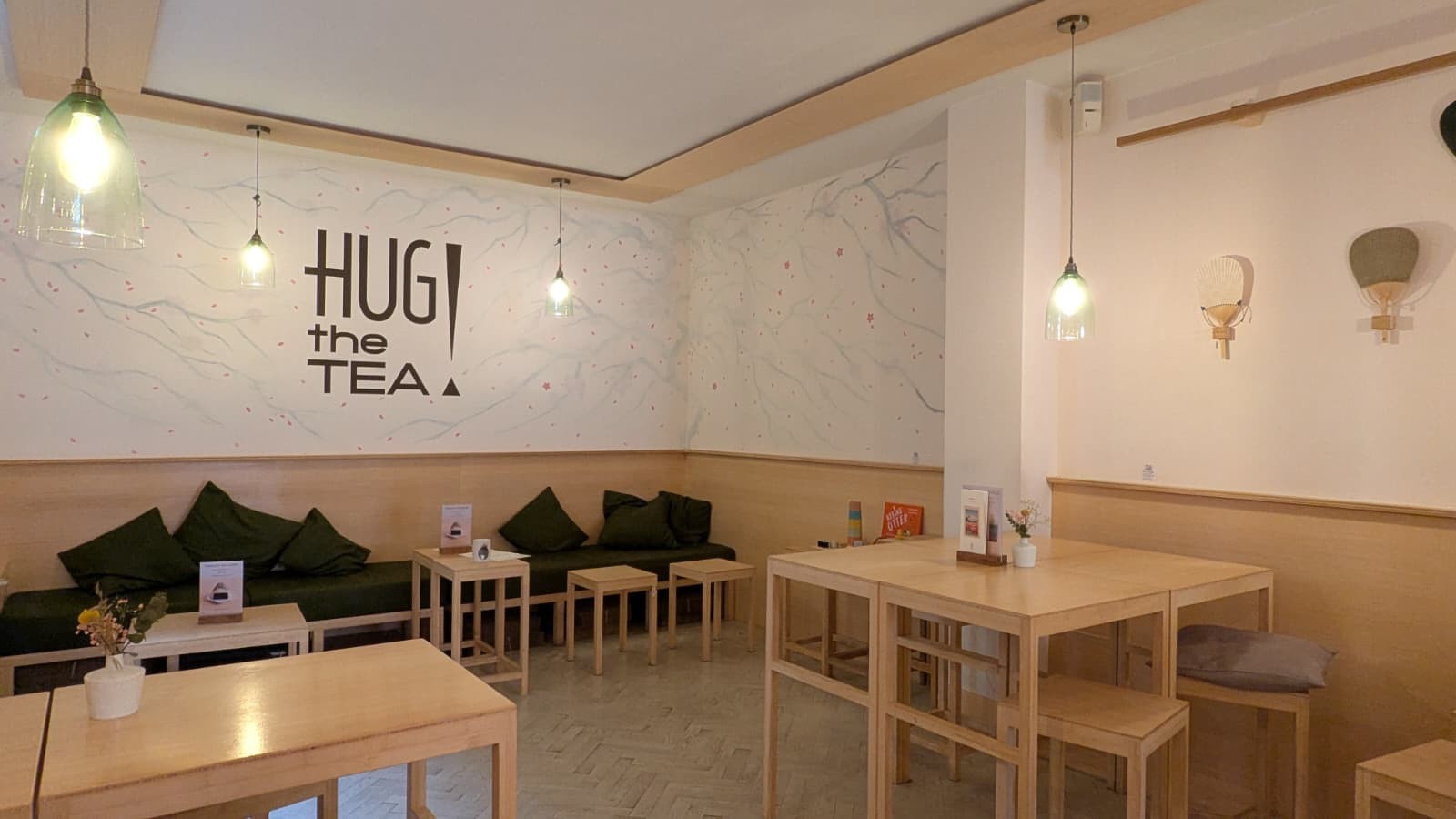 HUG THE TEA: the place