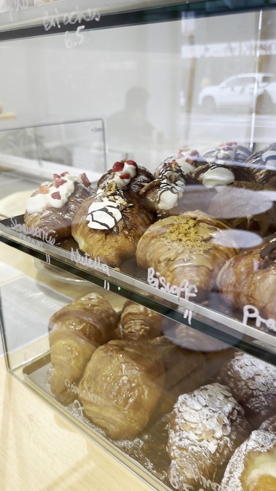 Maison des Lys Pâtisserie (Mt Eden): food & drinks