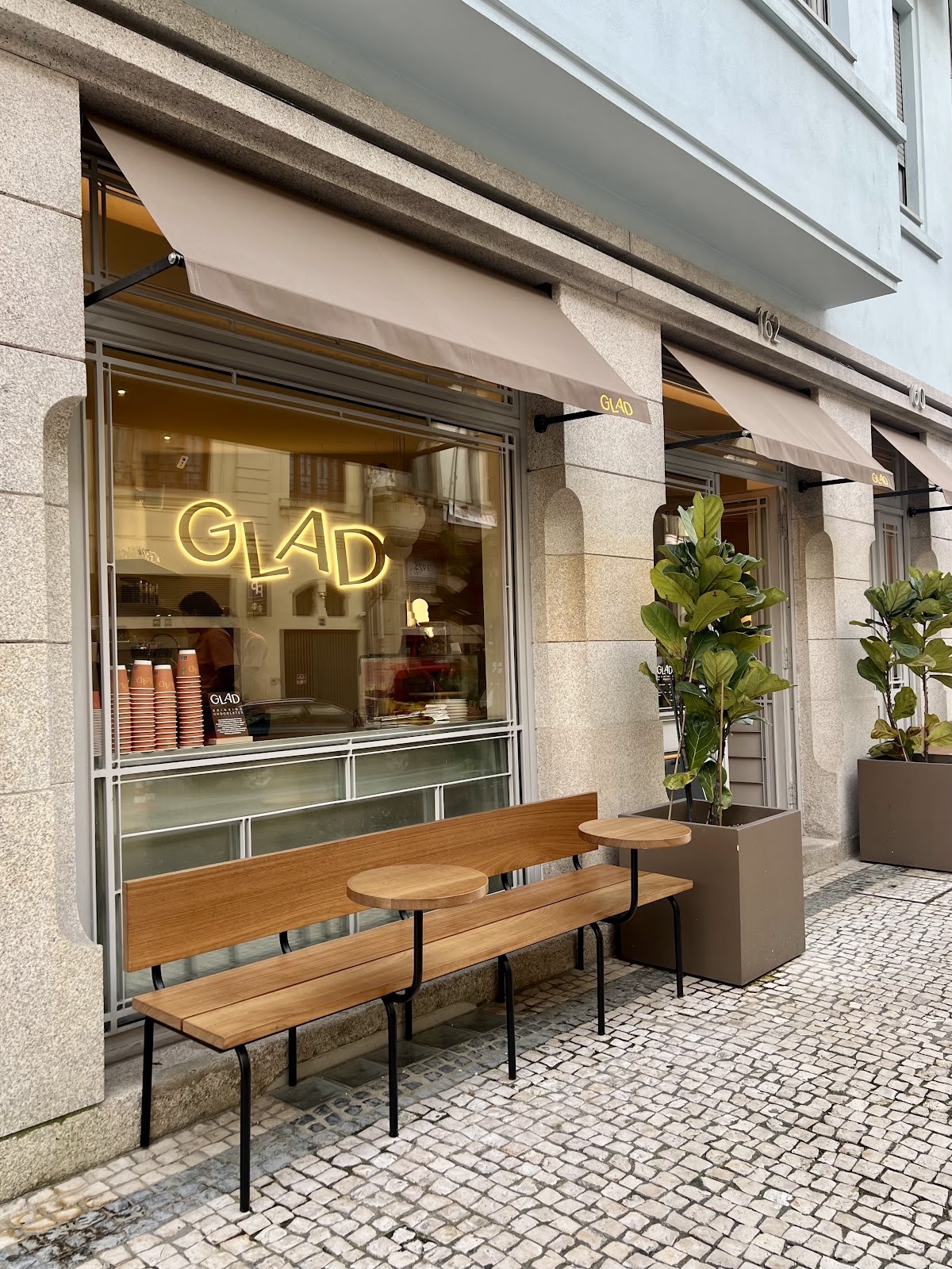 Glad: the place