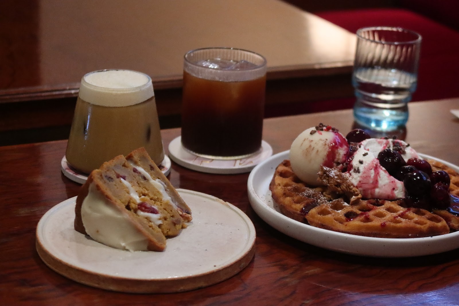 mute Milk Coffee & Bake: food & drinks
