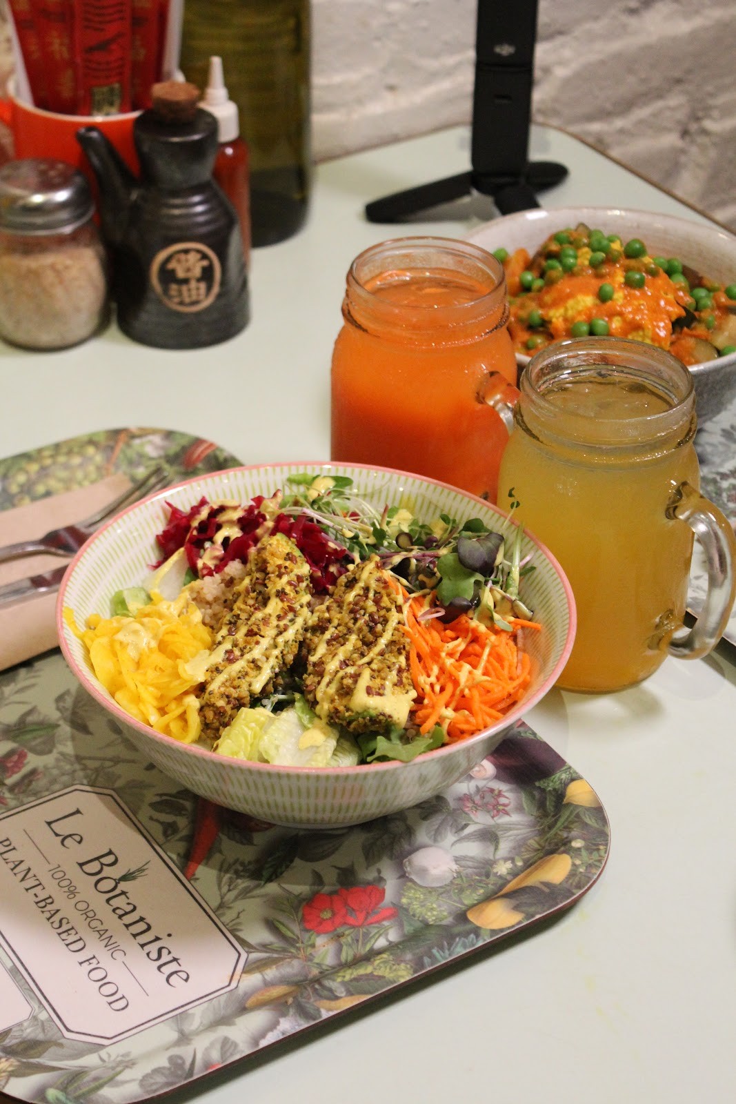 Le Botaniste: food & drinks