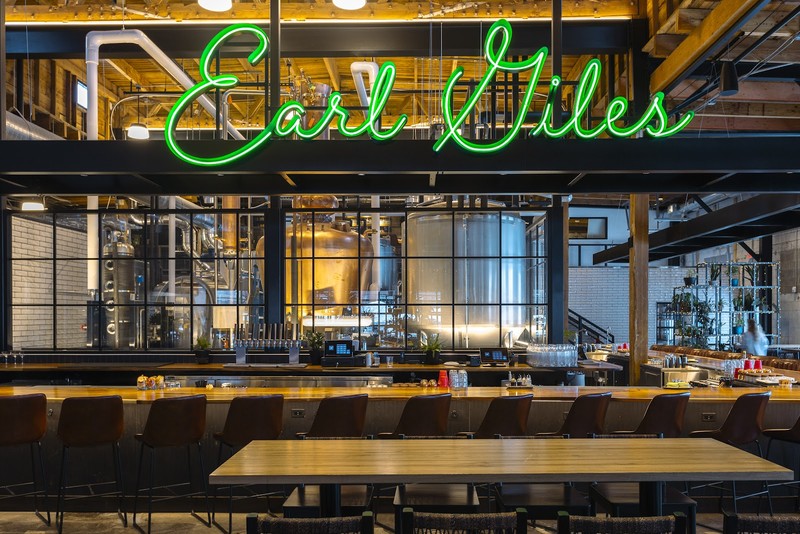 Earl Giles Restaurant and Distillery: photo