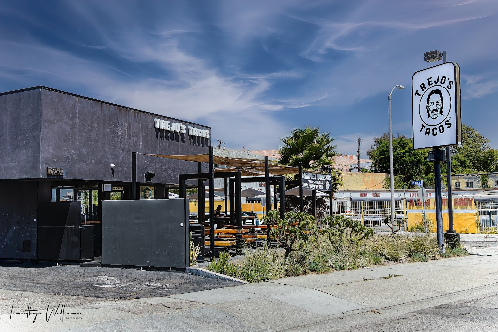 Trejo's Tacos - La Brea Ave: the place