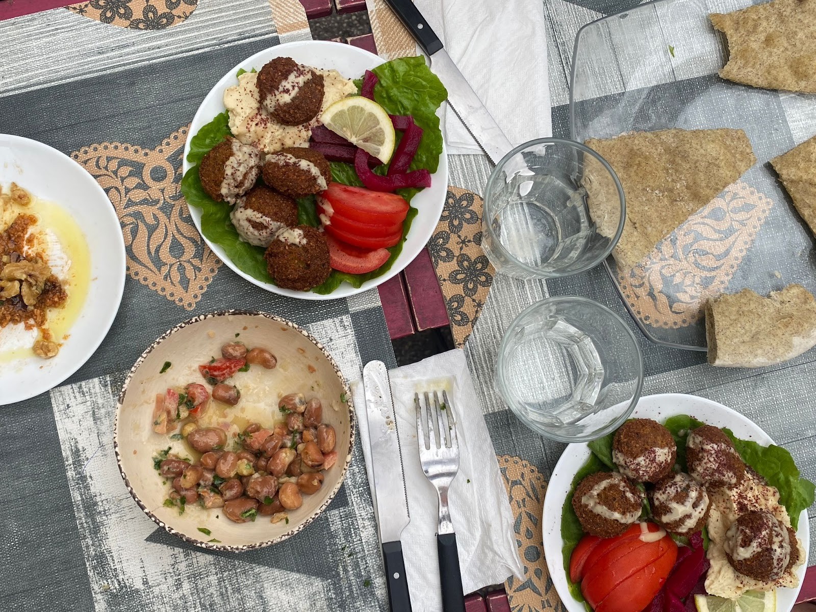 Zeet & Zaatar: food & drinks