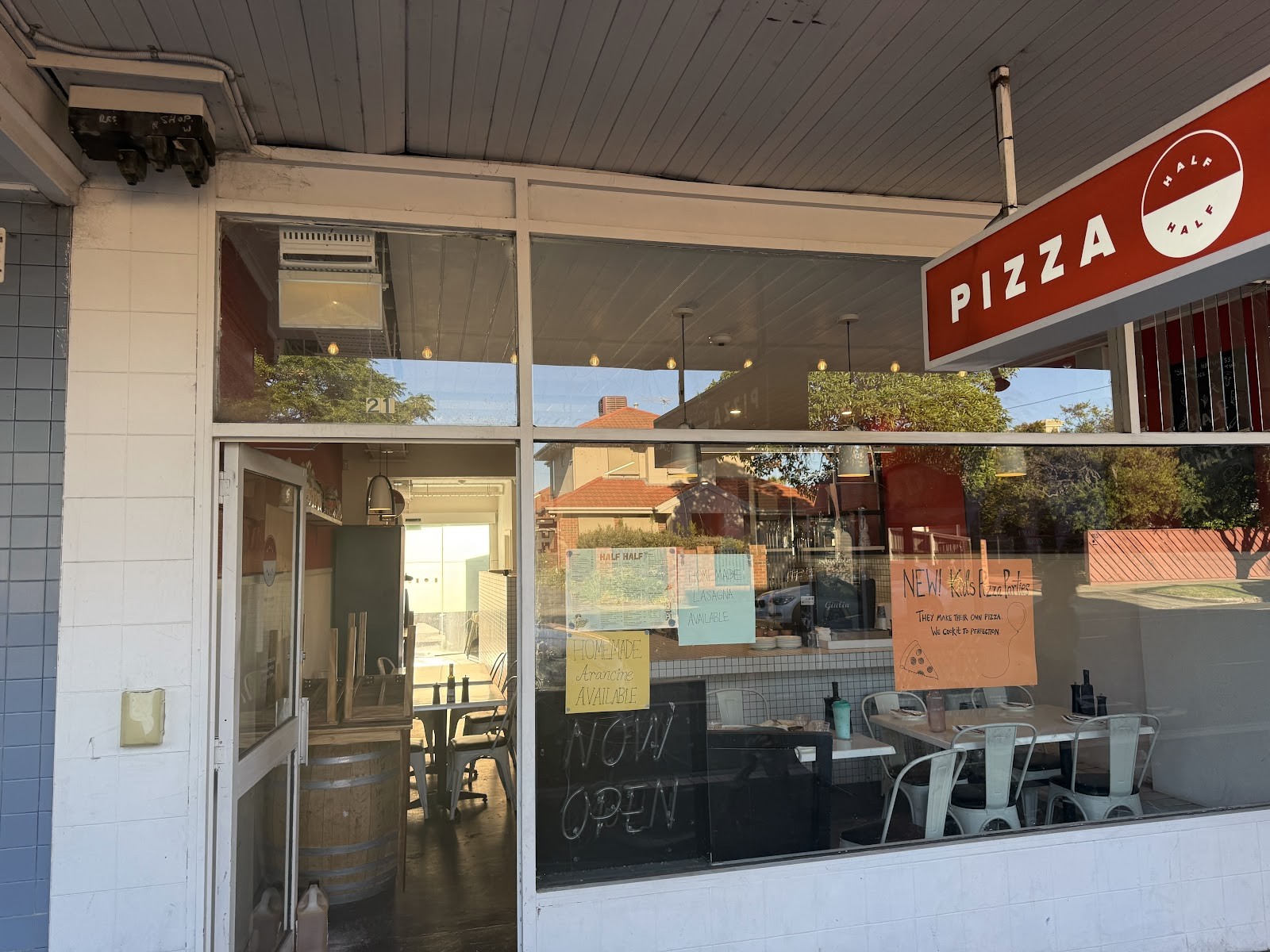 Half Half Pizza: the place