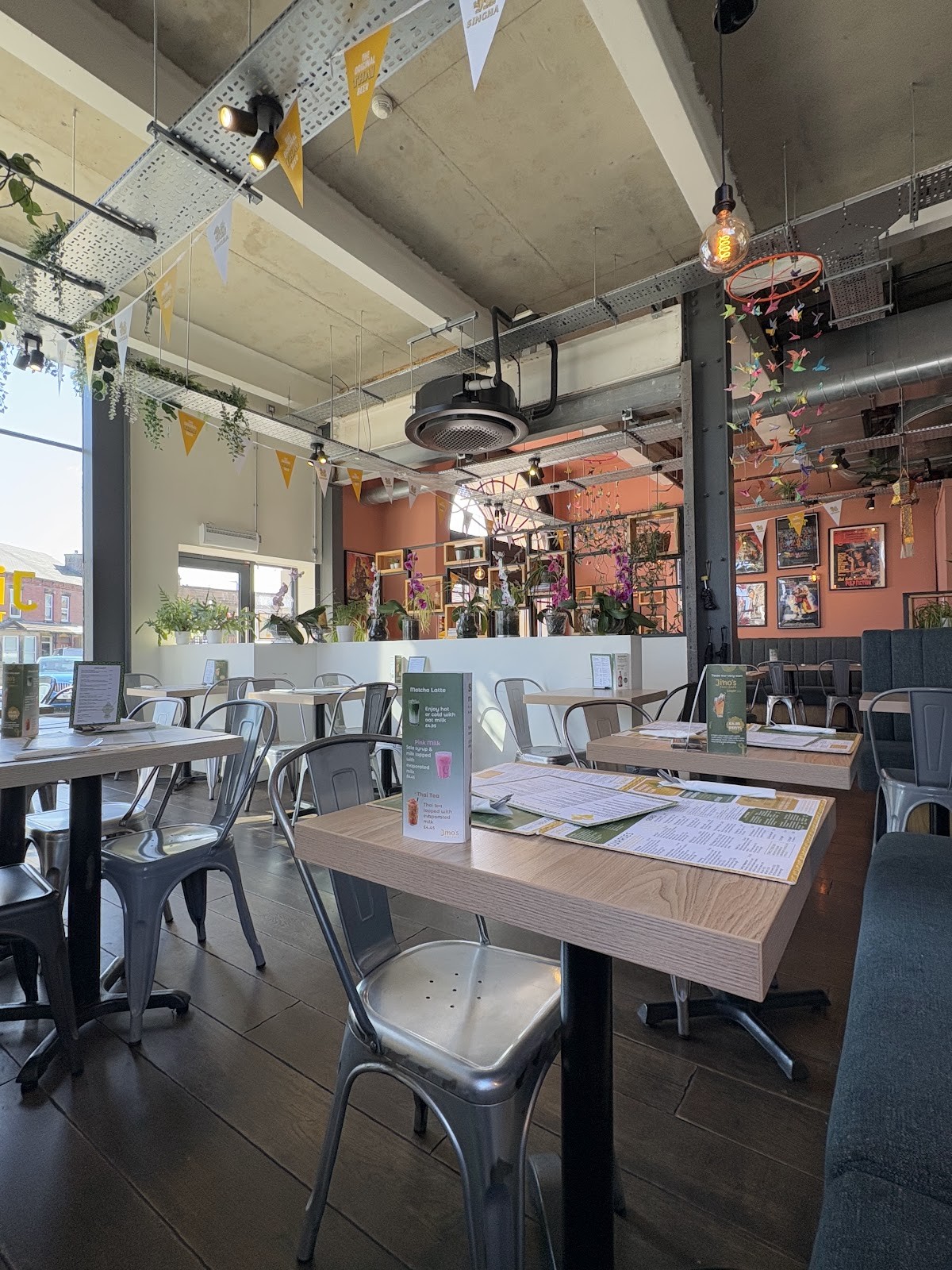 Jino's Thai Cafe: the place