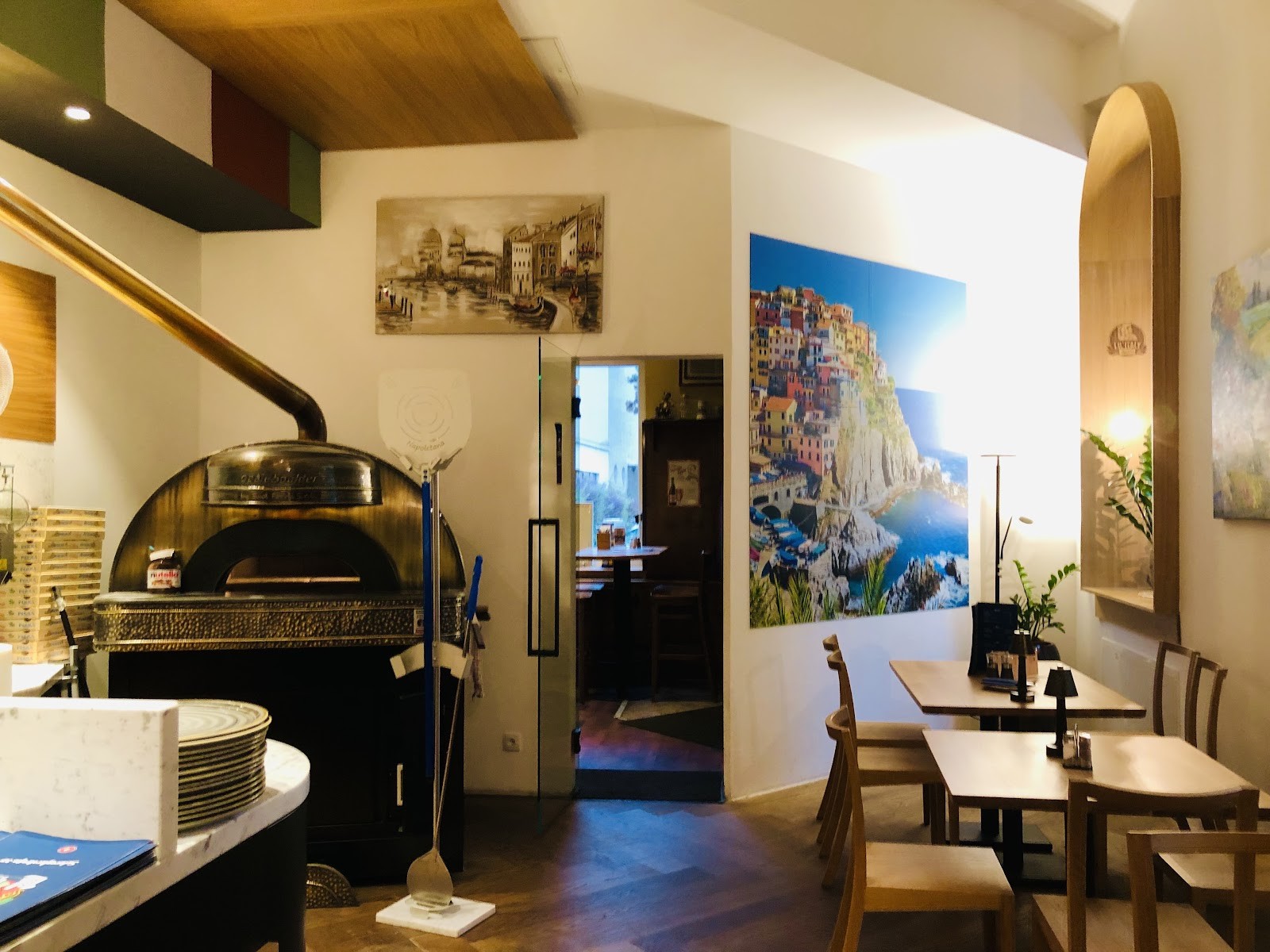 Lil Italy 1150: the place