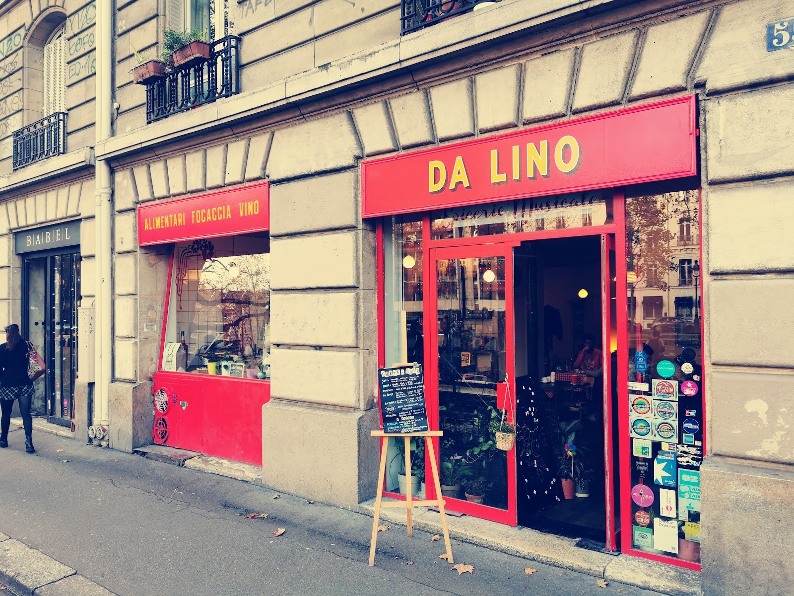 Da Lino Epicerie Musicale: the place