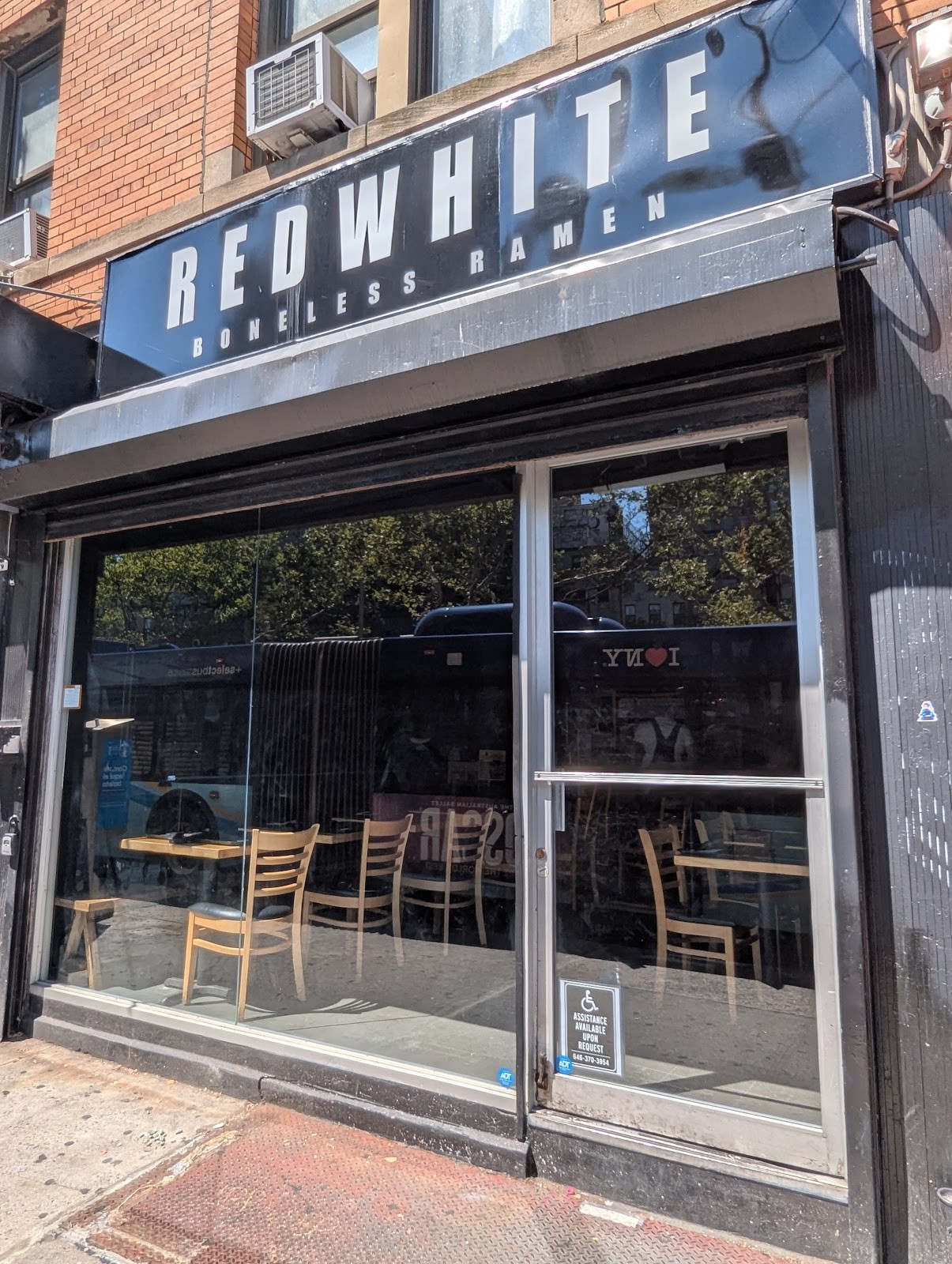 Redwhite Boneless Ramen: the place