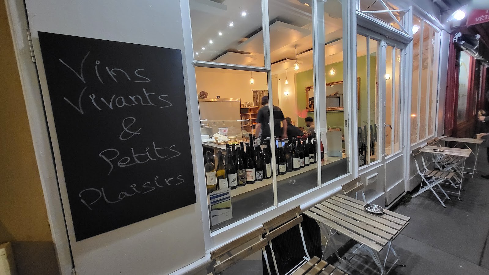 Cuisine Dada - Snack bio & Bar à Vin Nature à Paris 11ème.: the place