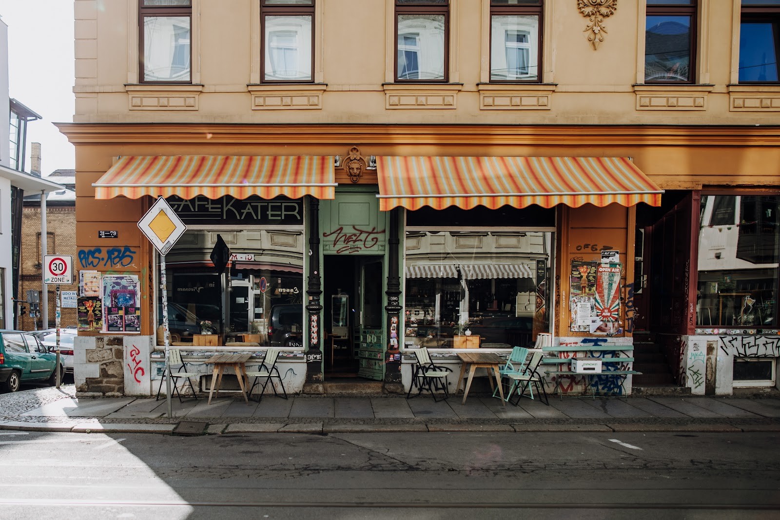 Café Kater: the place
