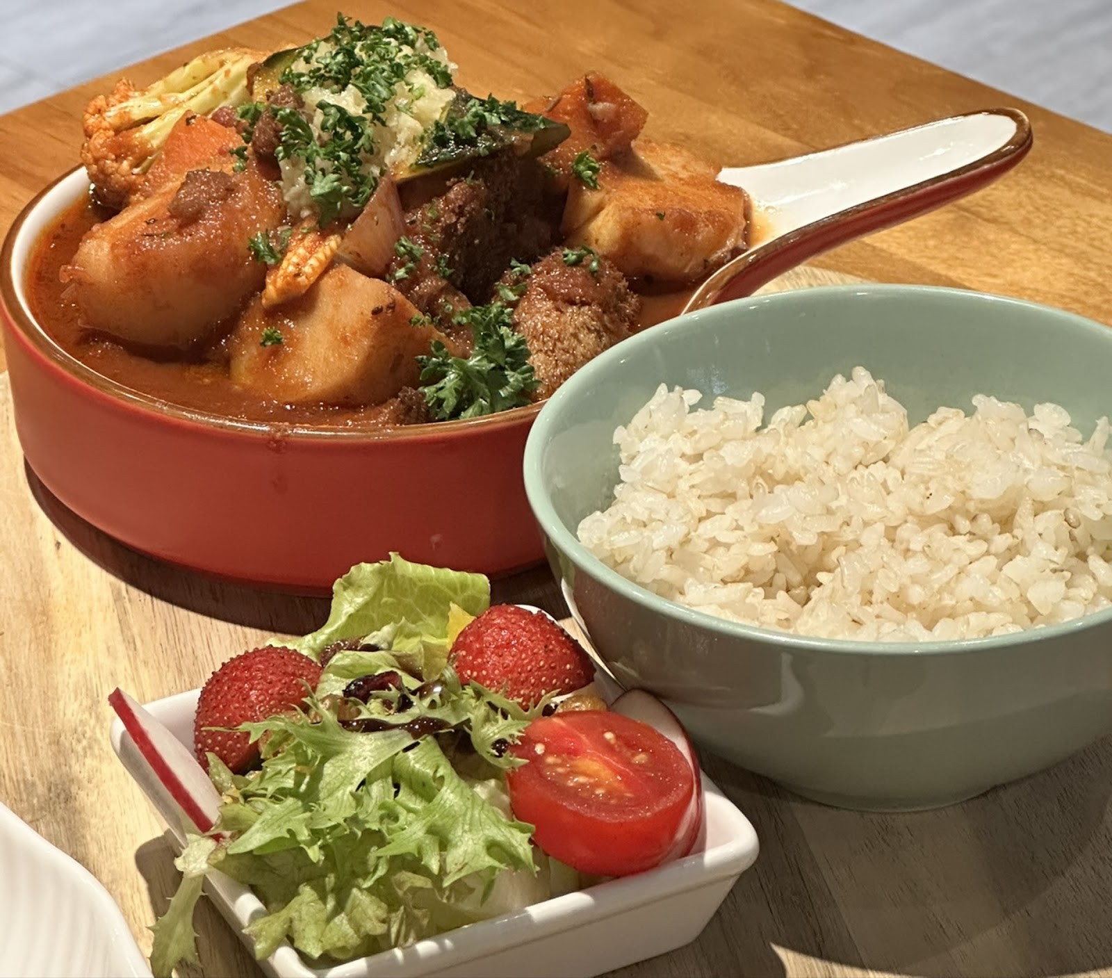 UncleQ by Veganday 純植物料理 週六日中午延長營業到15:00（L.O. 14:00): food & drinks