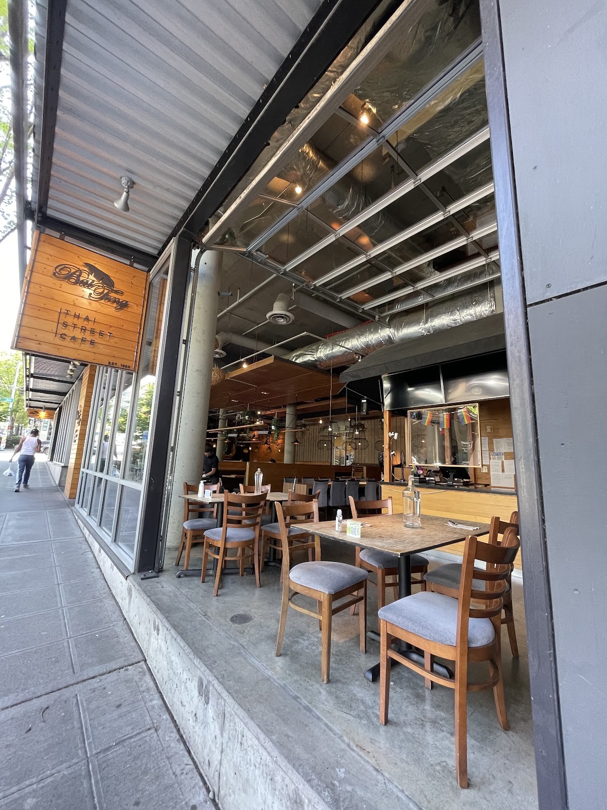 Bai Tong Thai Street Cafe: the place