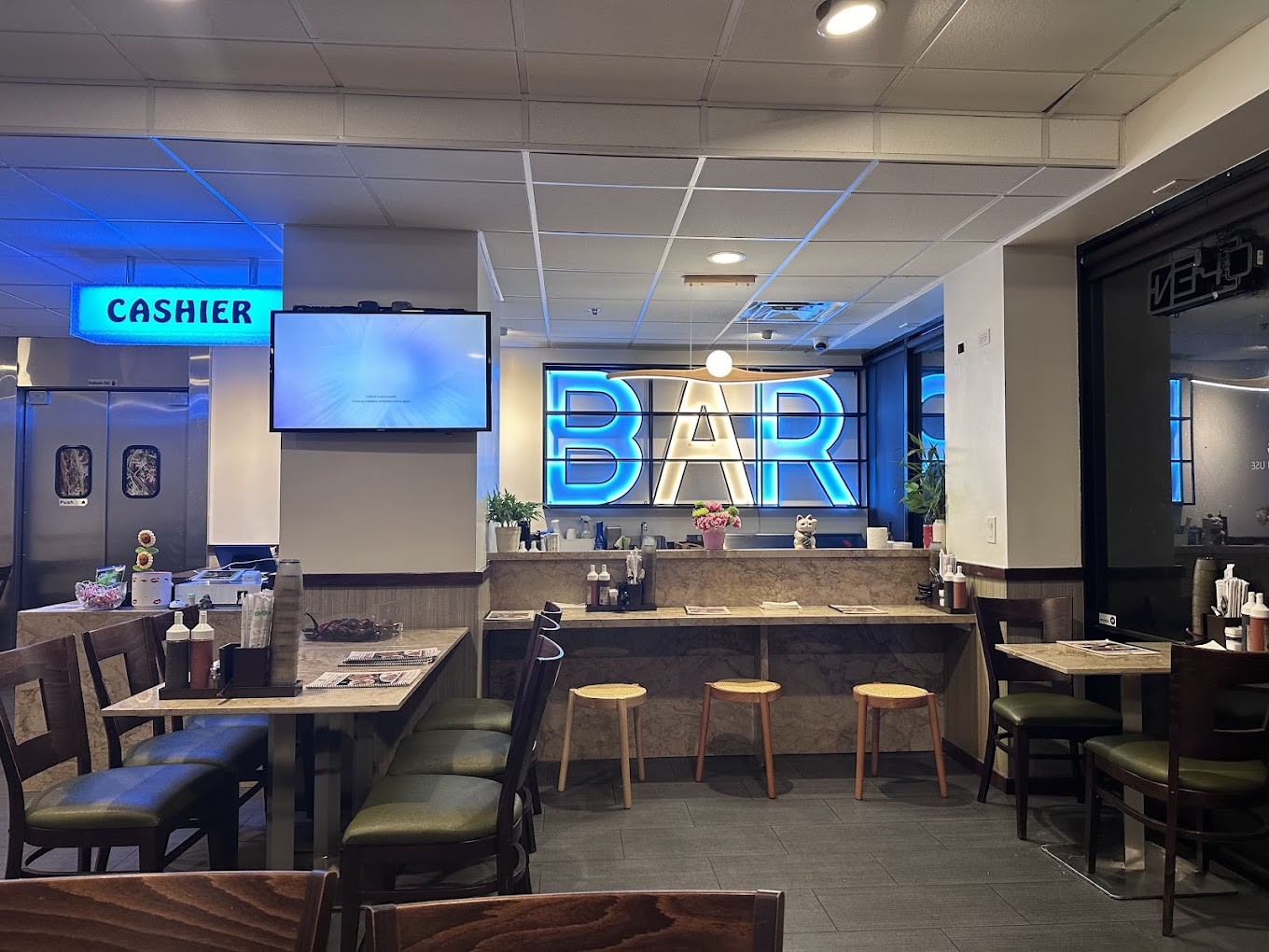 Phở Hut & Grill: the place