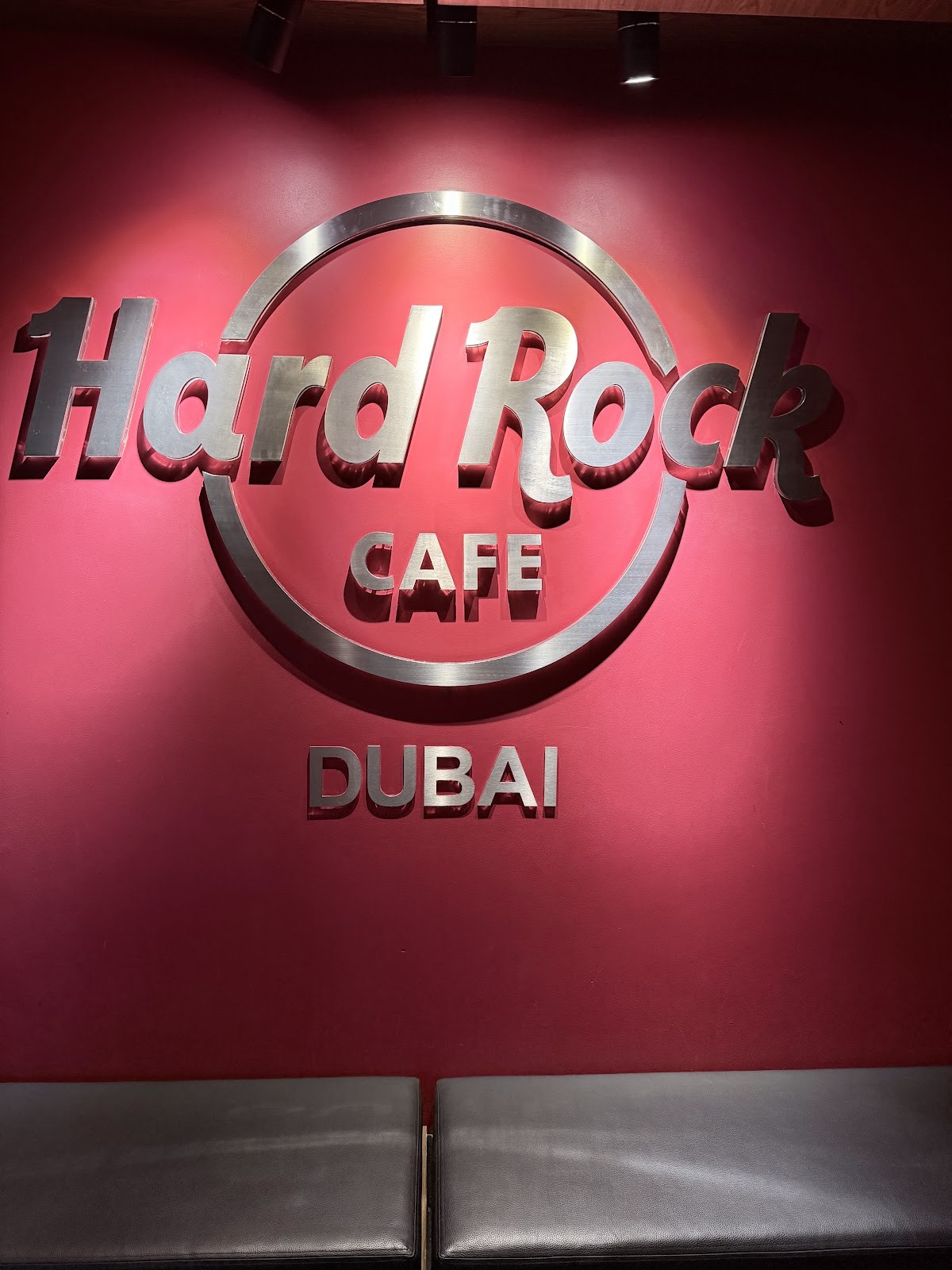 Hard Rock Cafe Dubai: the place