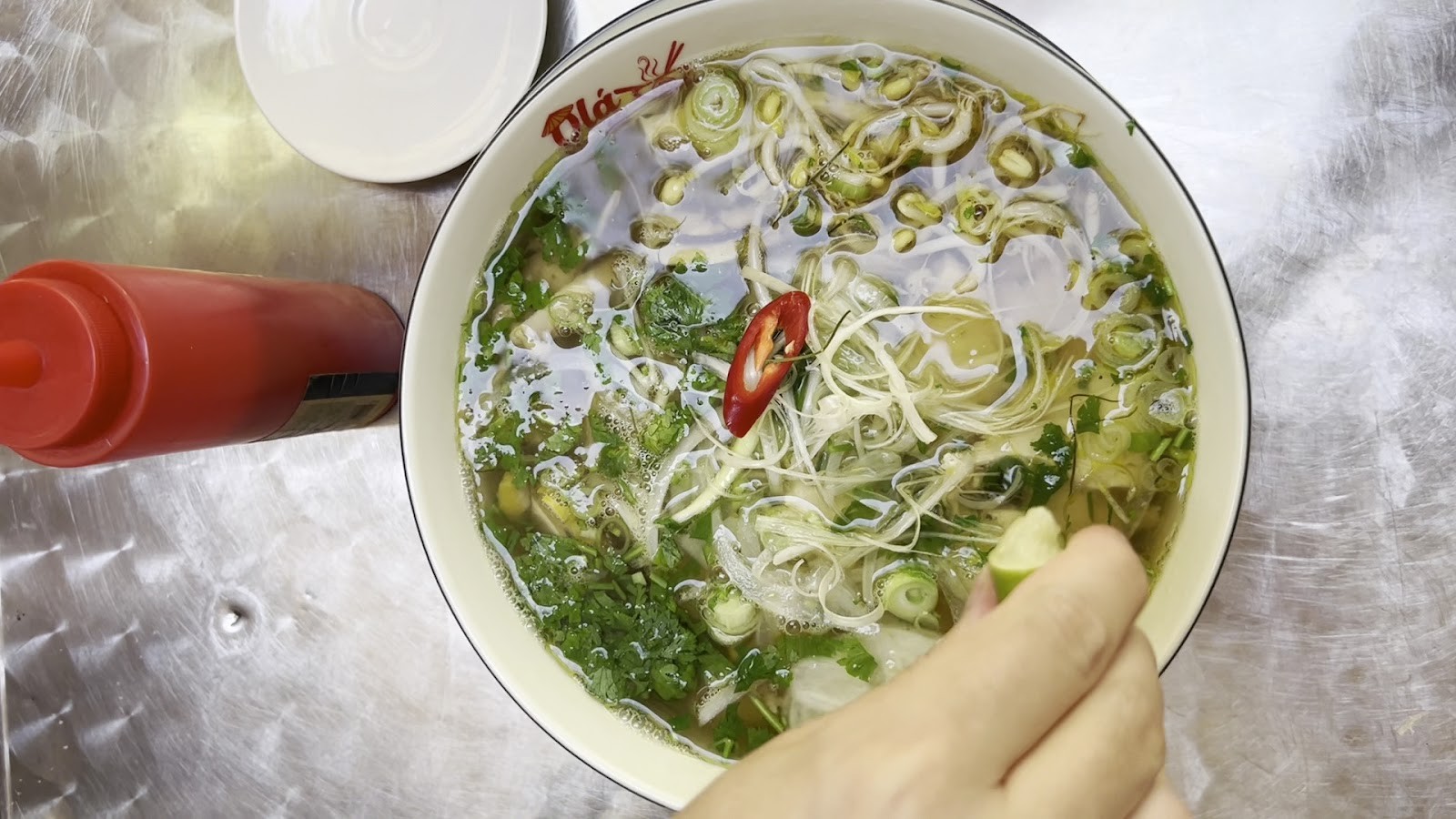 OLÁ VIETNAM RESTAURANT: food & drinks
