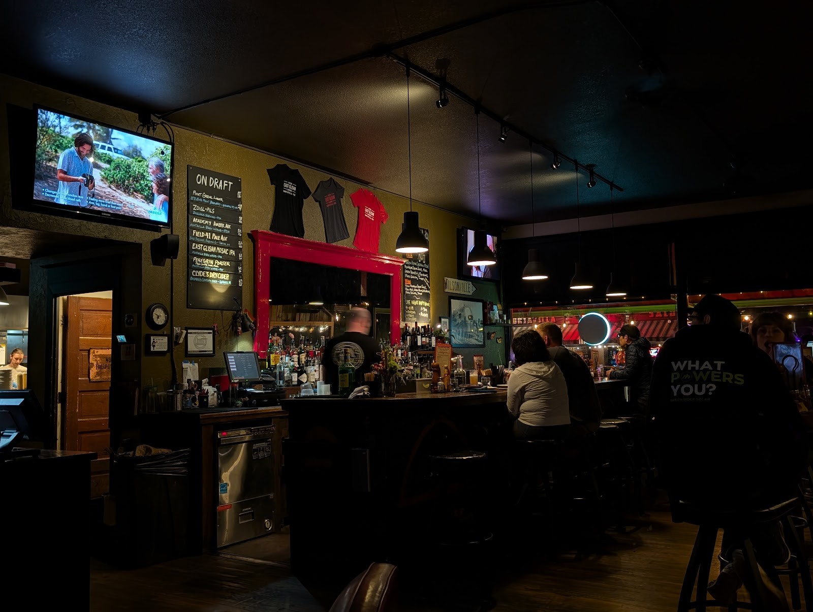 East Glisan Pizza Lounge: the place
