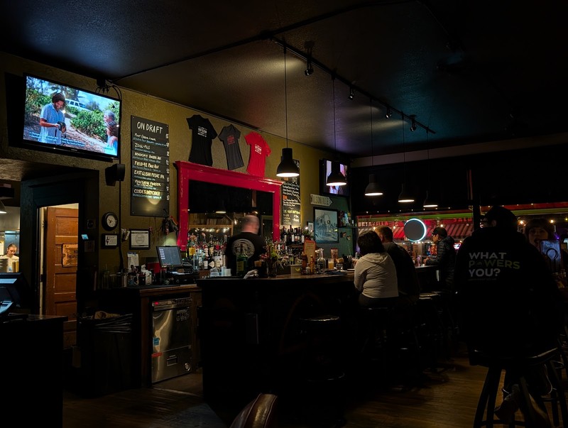 East Glisan Pizza Lounge: photo 4