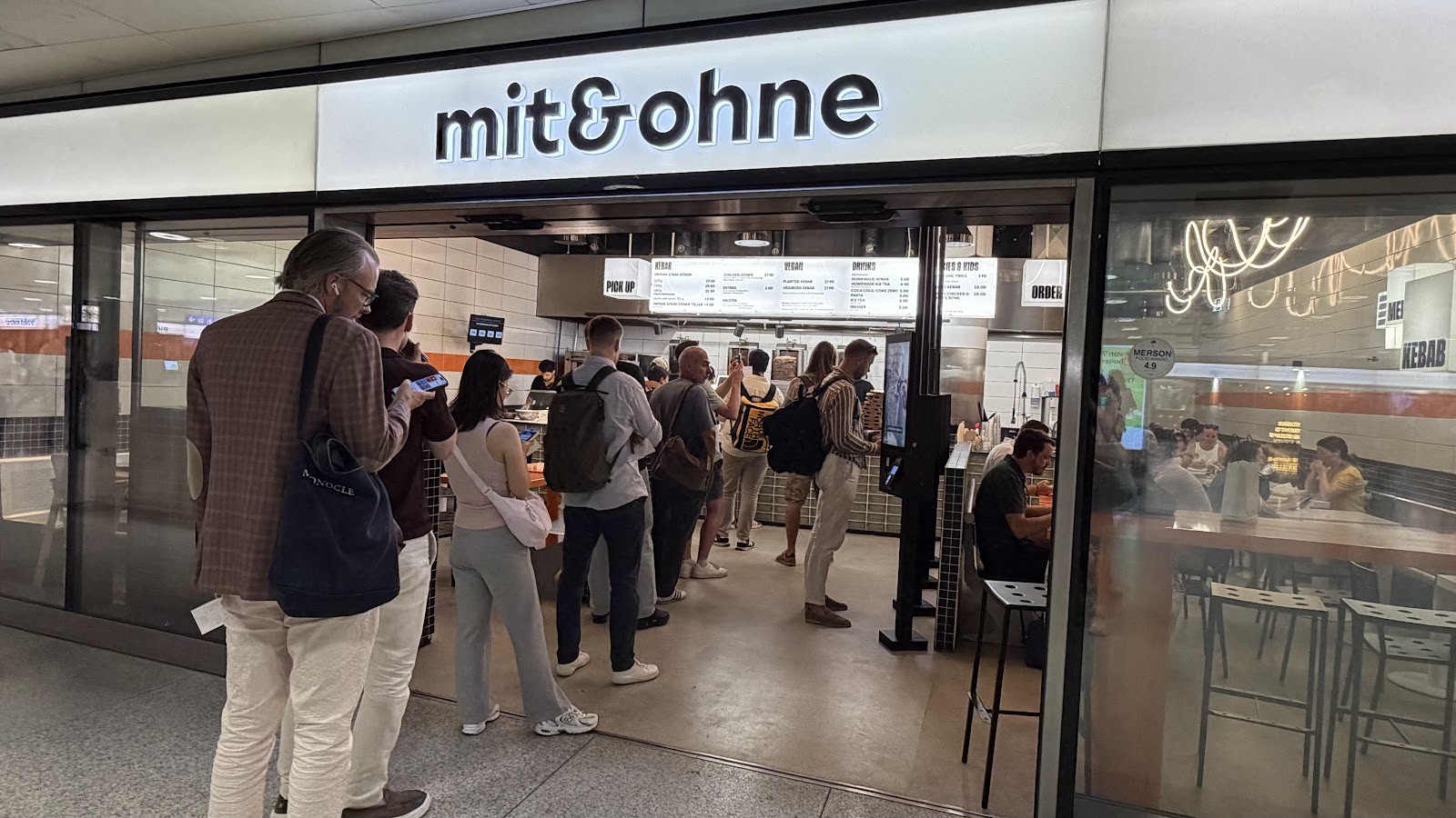 Mit&Ohne - HB Zürich: the place