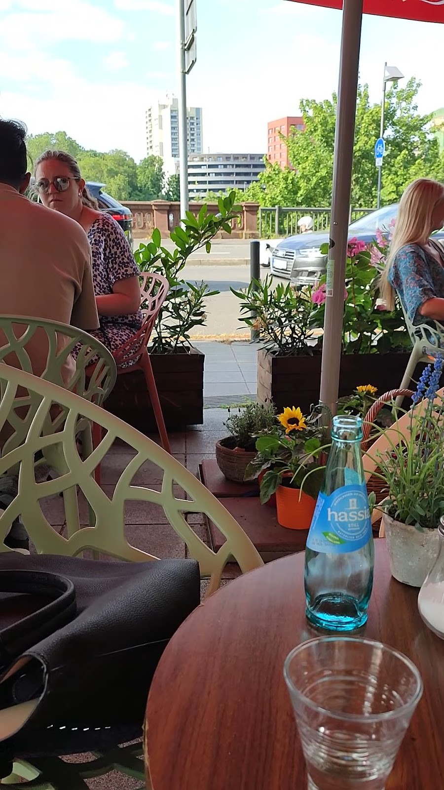 Heming's Coffee: the place
