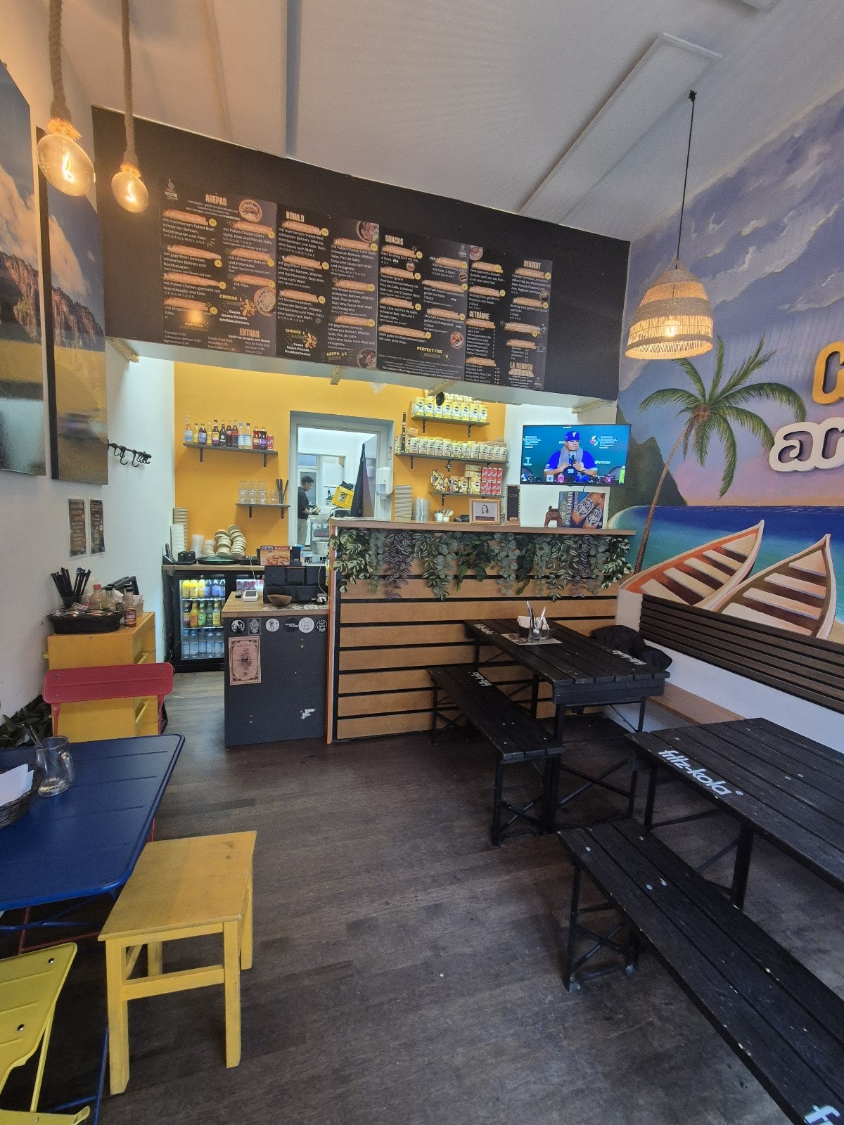 Hallo Arepa & Bowls: the place