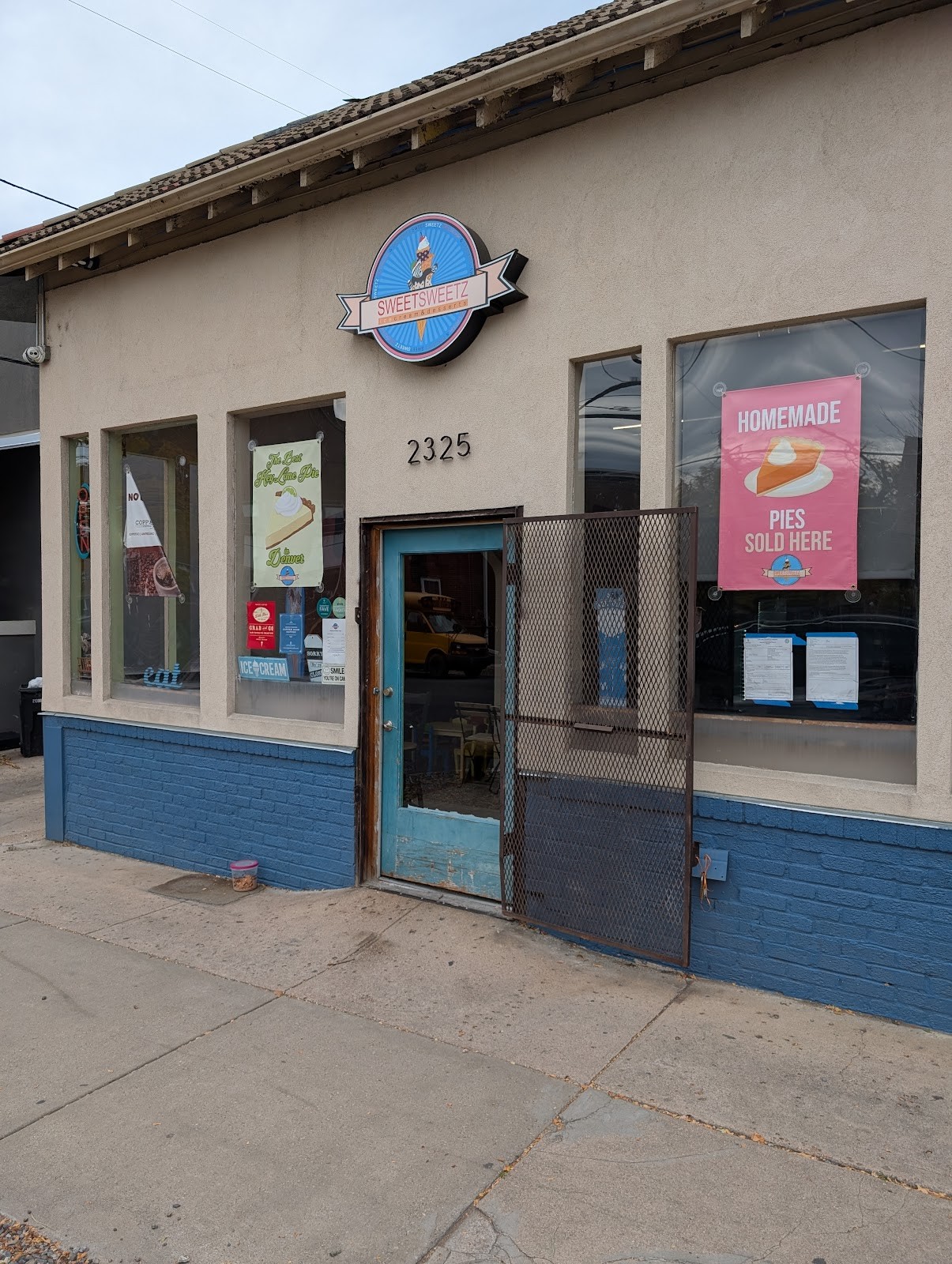 Sweet Sweetz Ice Cream and Desserts: the place