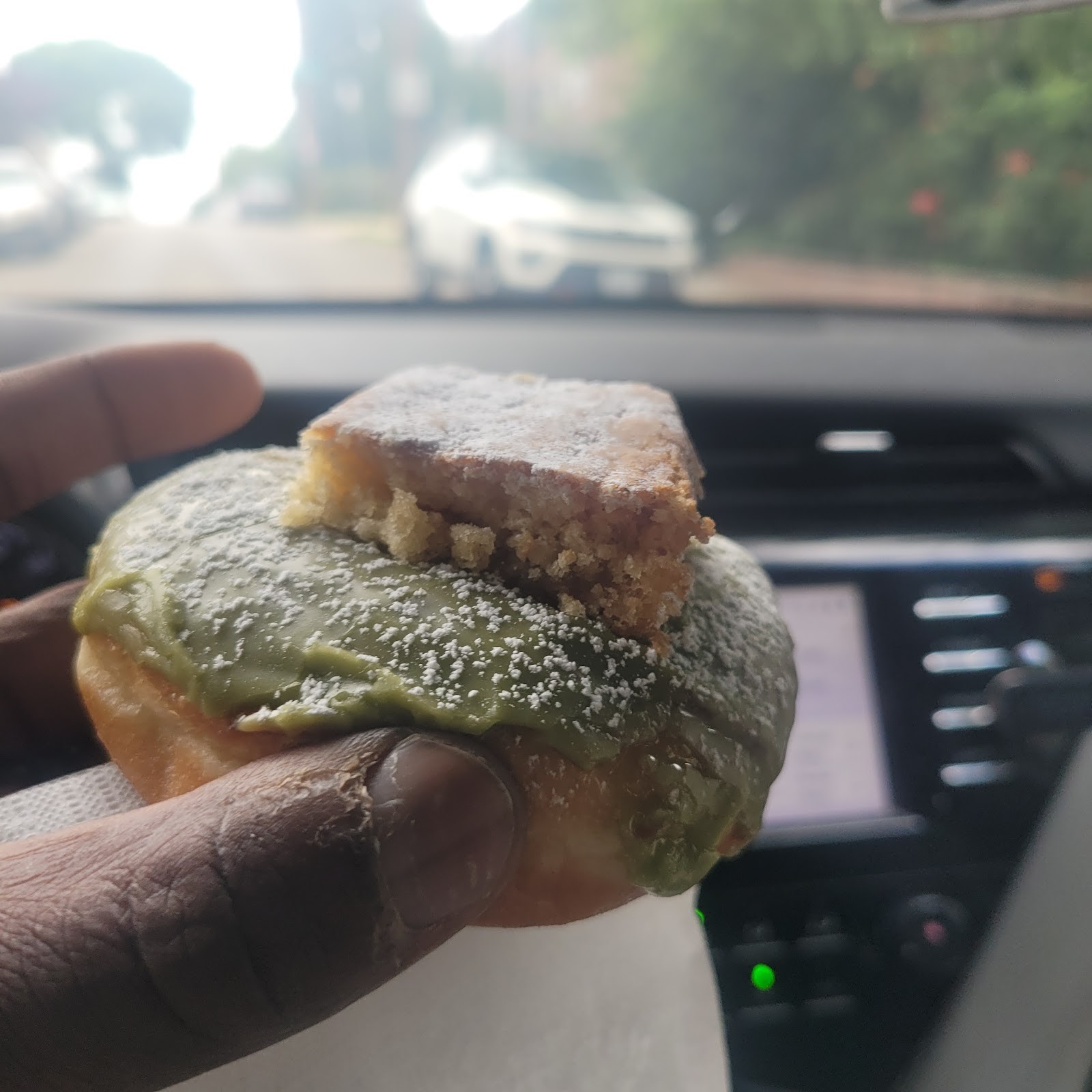 Dottie’s Donuts: food & drinks