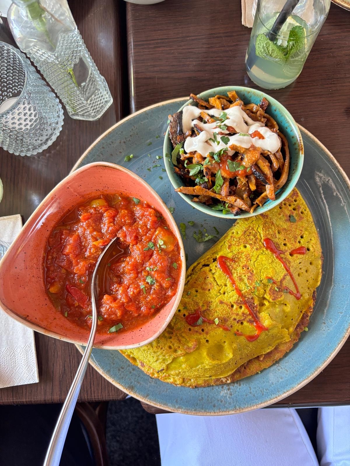 Kuli Alma: food & drinks