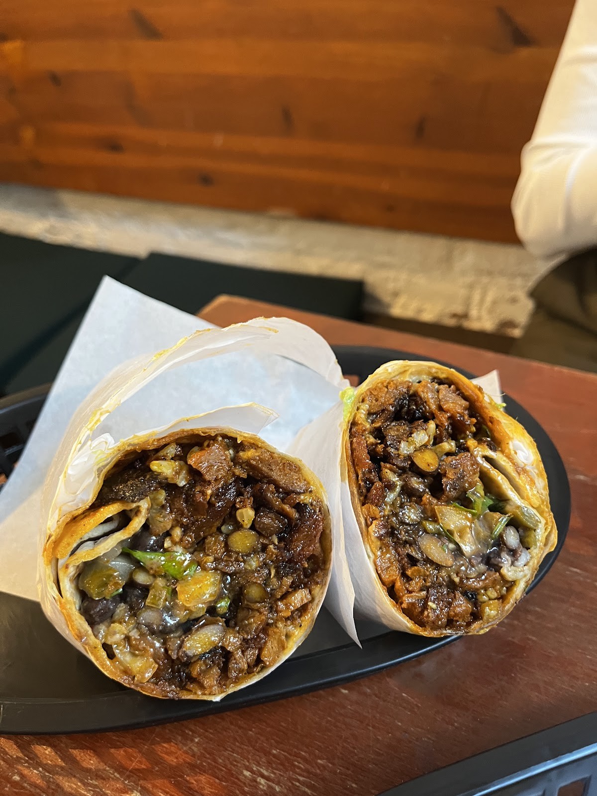 Momencik Vegan Restaurant: food & drinks