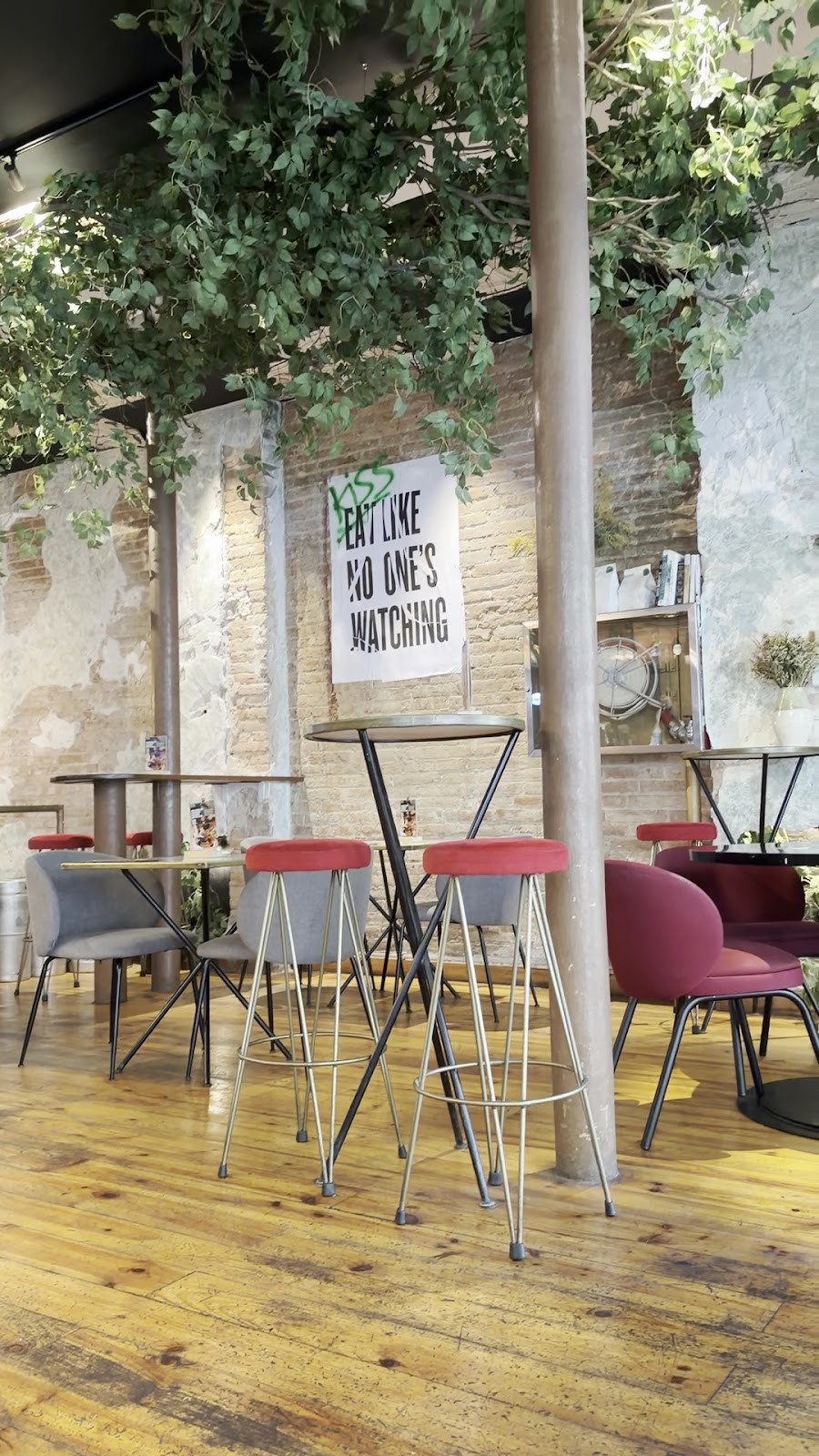 Vrutal | Vegan Burger Eixample: the place