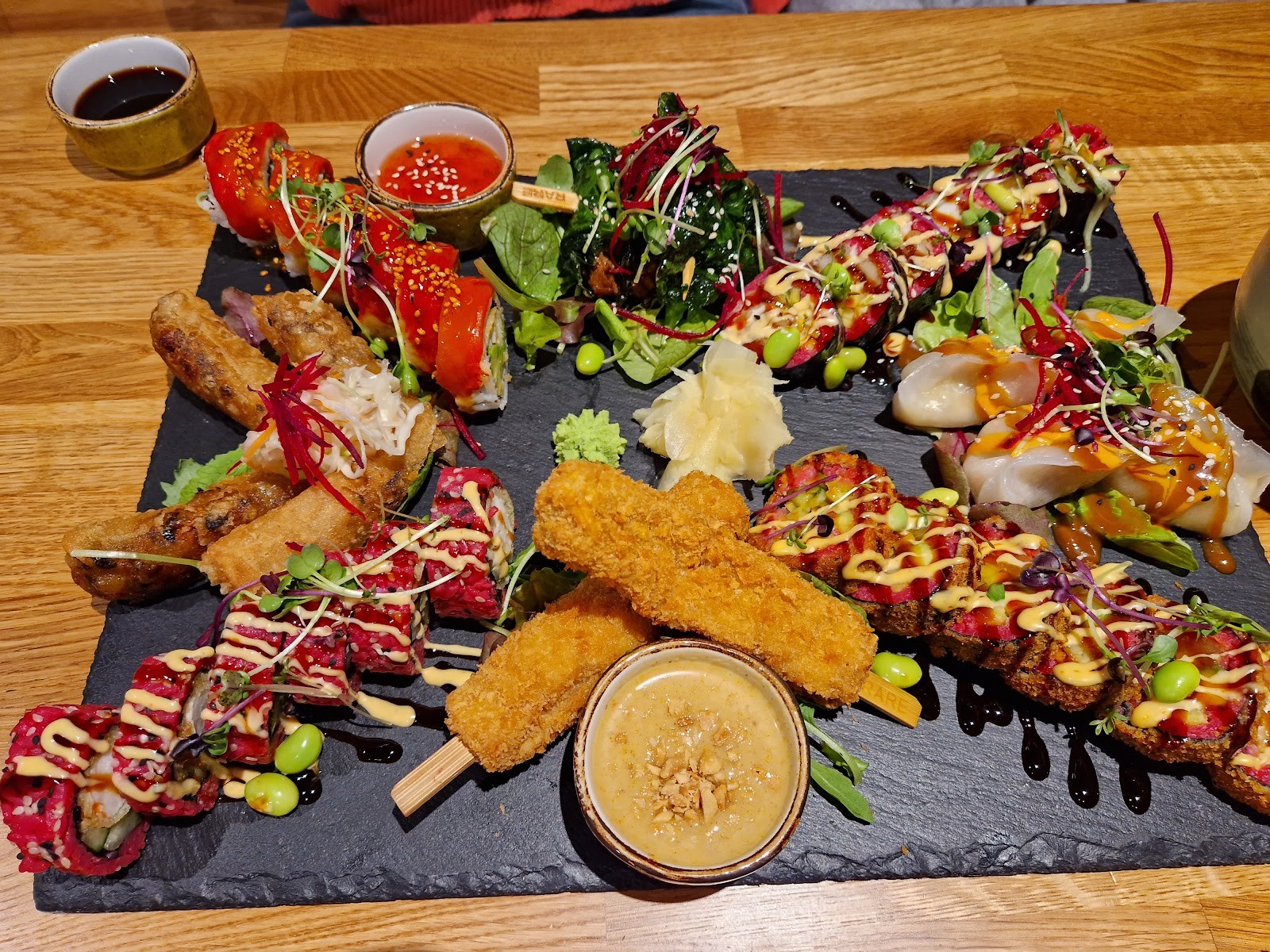 CHAYA Hamburg Elbe - Asian kitchen: food & drinks