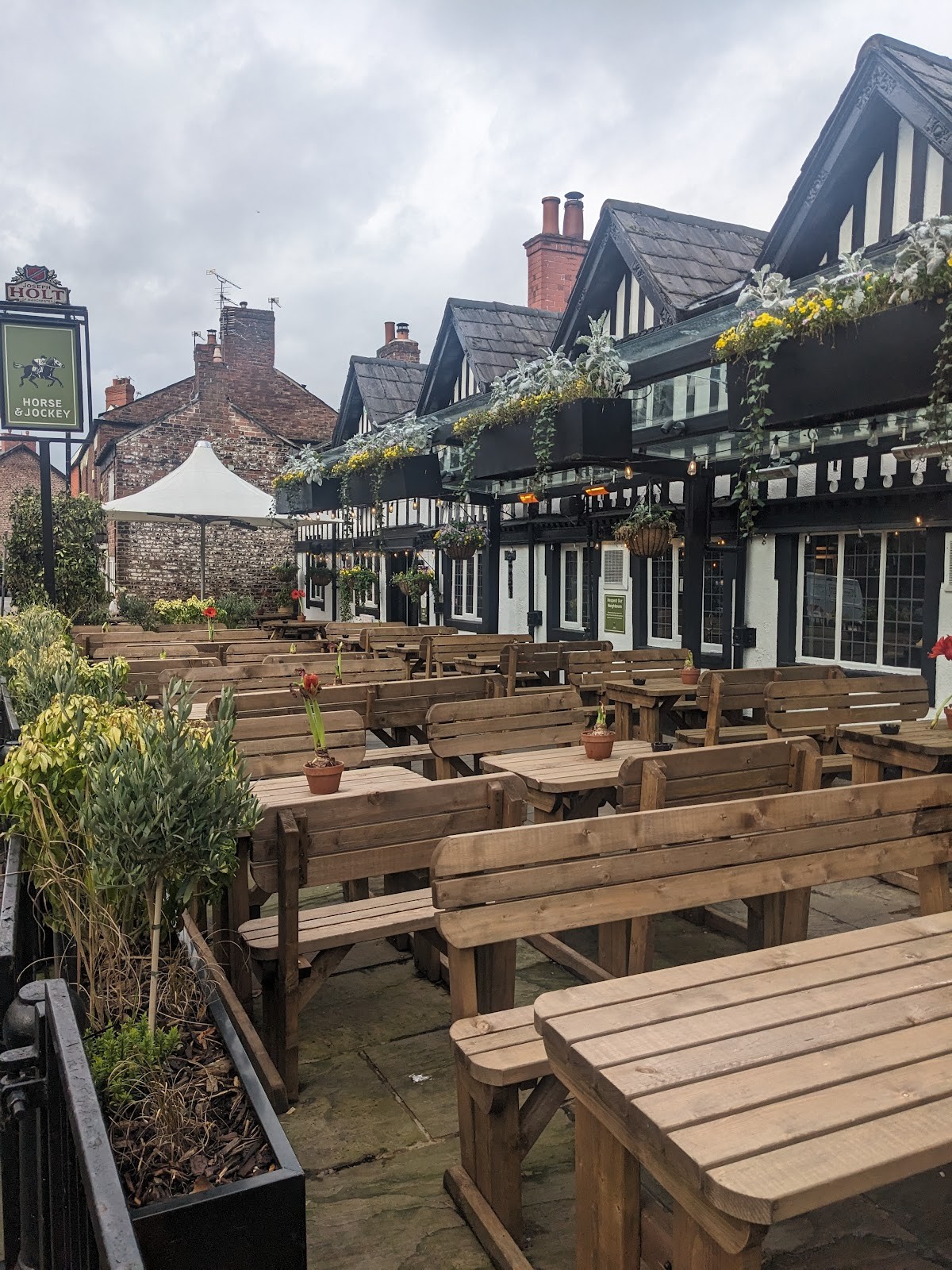 The Horse And Jockey: the place