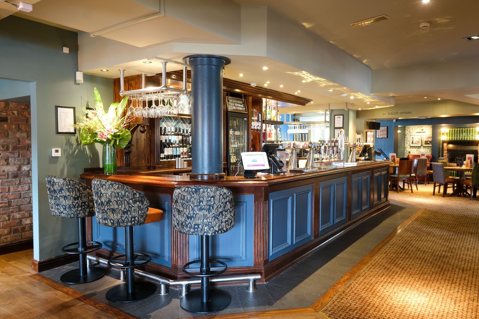 The Robin Hood: the place