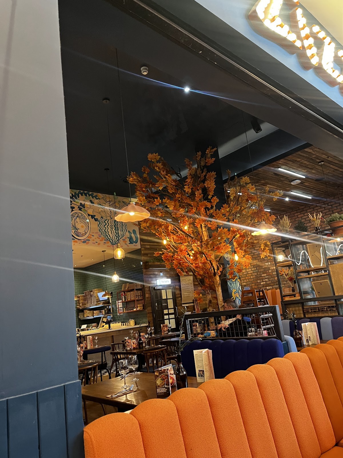 Zizzi - Glasgow Silverburn: the place