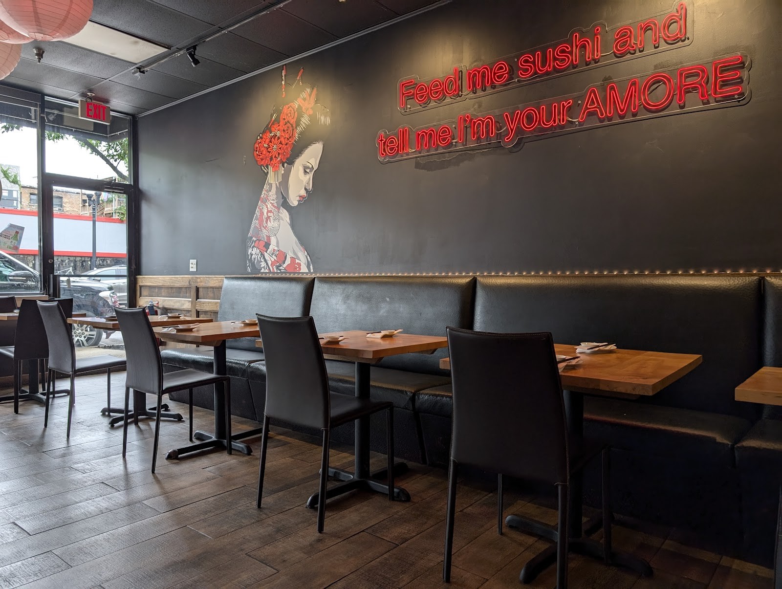 AMORE Sushi House: the place